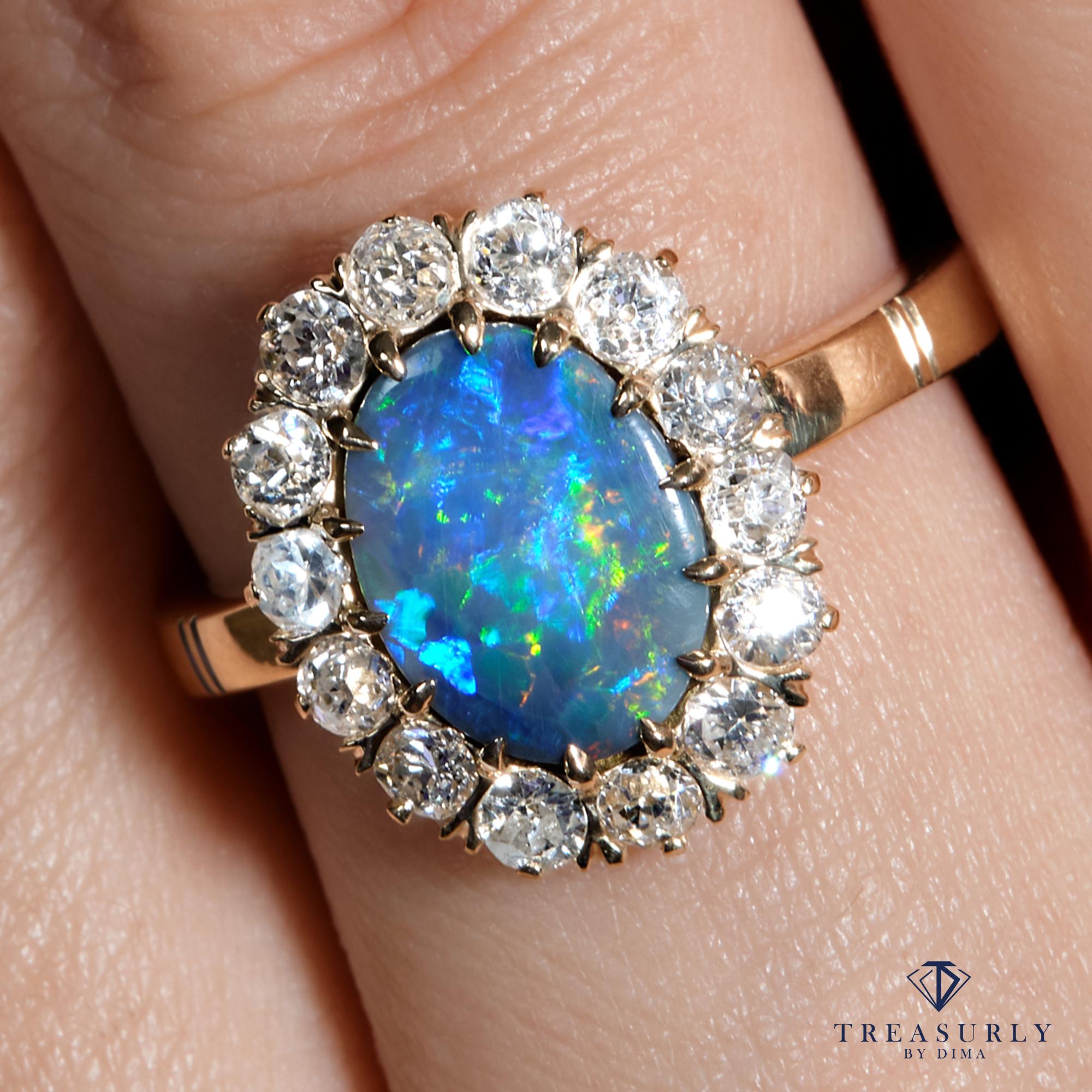 Exquisite Antique Victorian Lightning Ridge Black Opal Diamond Cluster Ring In Good Condition In New York, NY