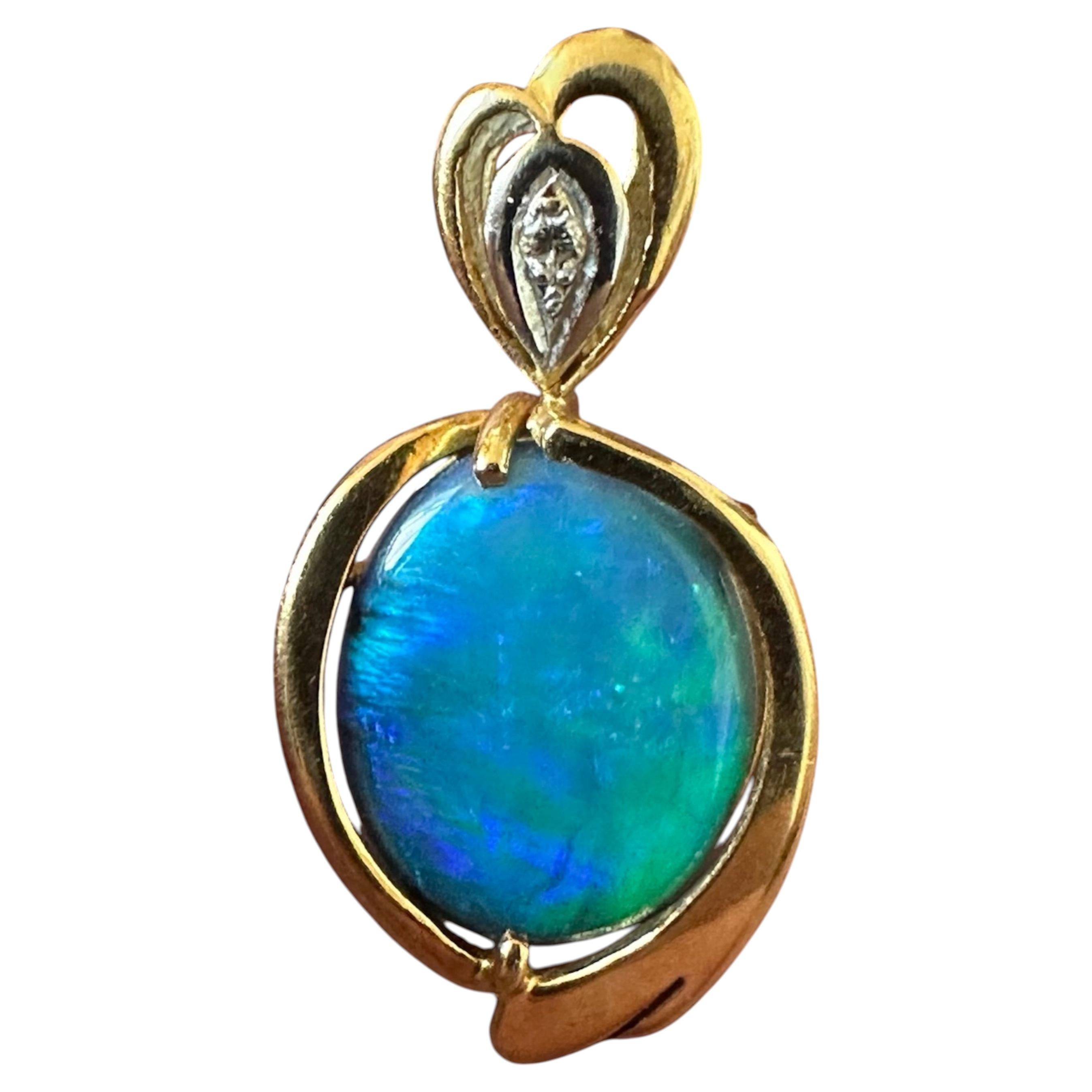 An Exquisite Australian Black Opal & Diamond 18k Pendant in vendita