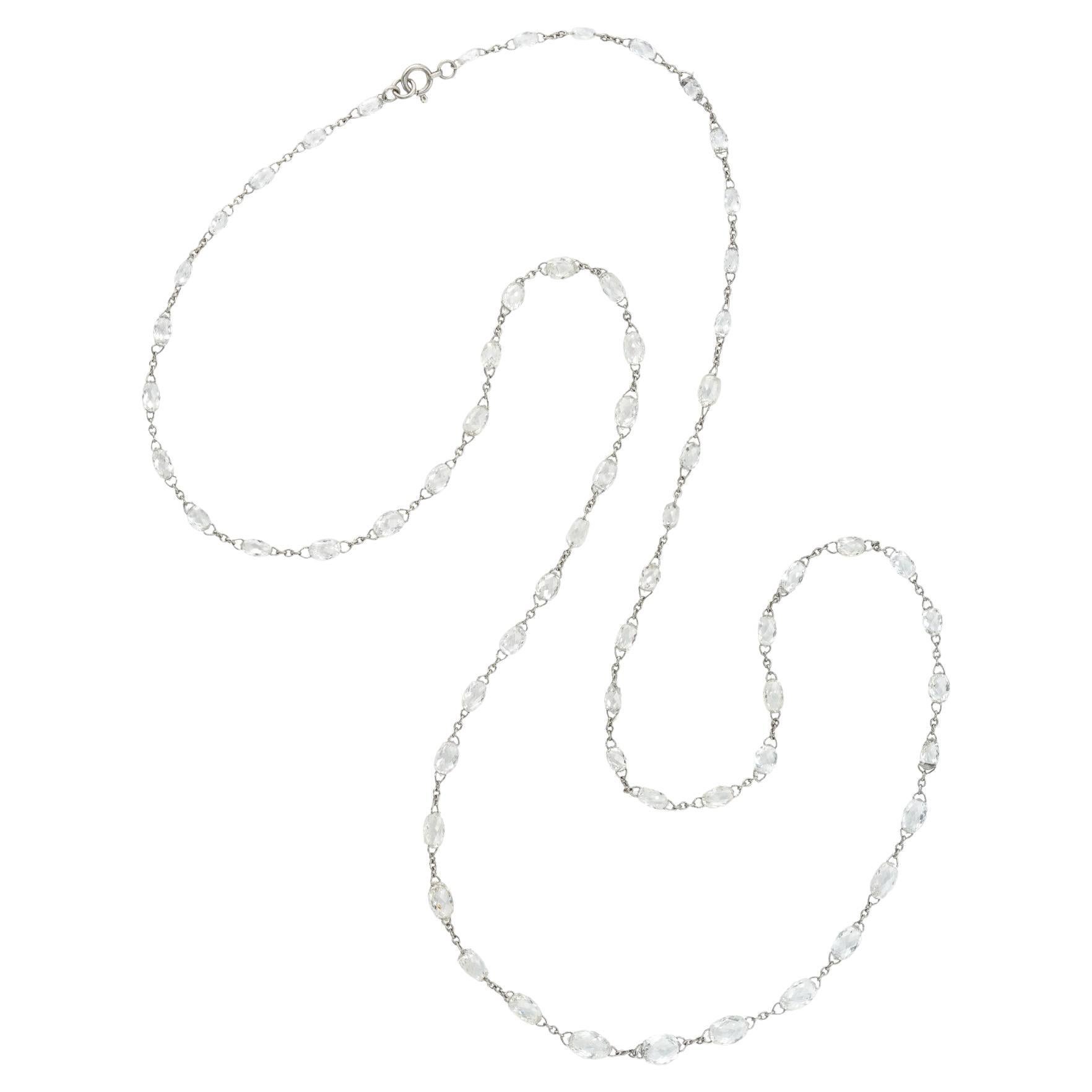 Una squisita collana a catena con diamanti taglio briolette