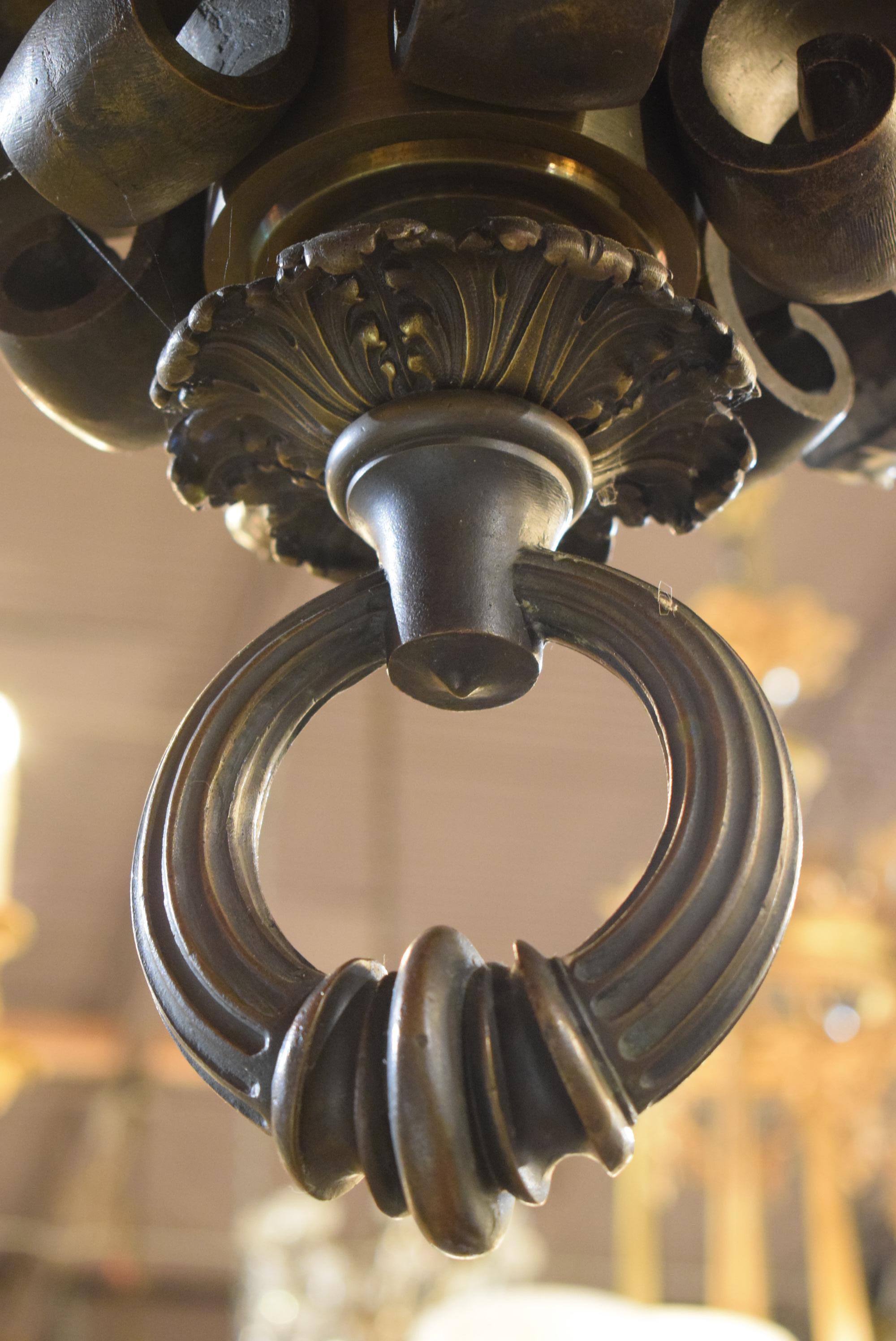 Exquisite Bronze-Laterne mit Buntglas-Paneelen im Angebot 4