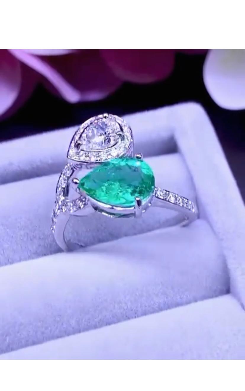 AIG Certified 1.50 Carats Colombia Emerald  GIA Certified .40 Ct Diamond Ring In New Condition For Sale In Massafra, IT