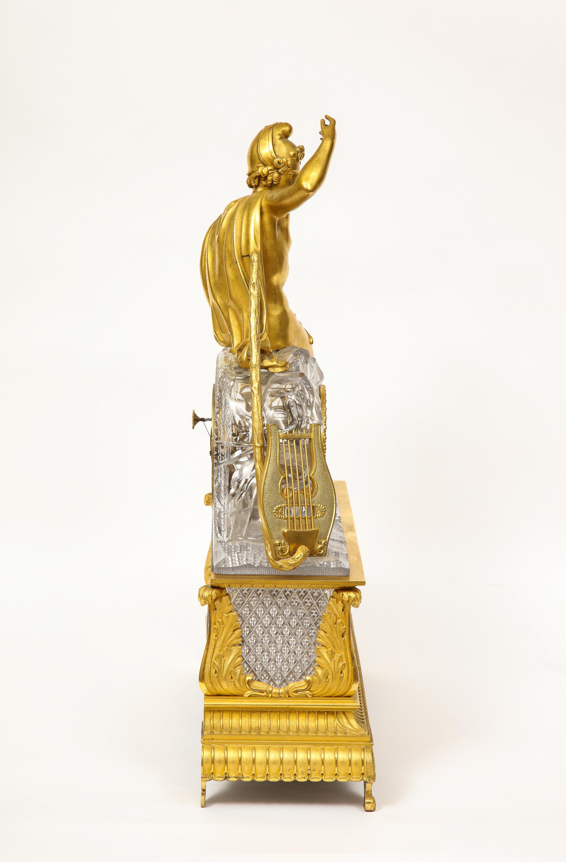 Exquisite französische Empire-Uhr aus Goldbronze und geschliffenem Kristall, um 1815 im Angebot 4