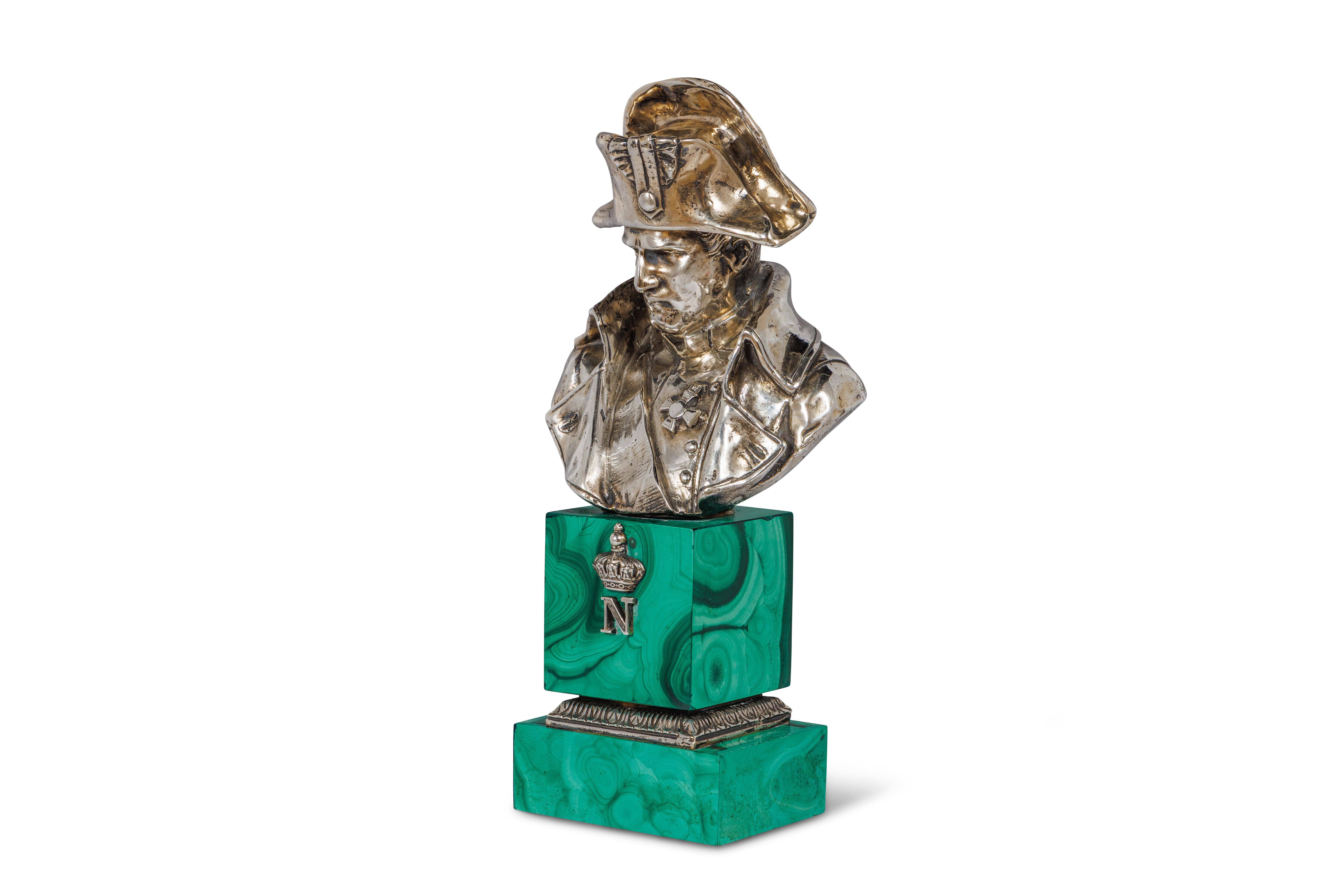 XIX secolo Uno squisito busto francese di Napoleone in argento e malachite, opera di Emile Pinedo in vendita