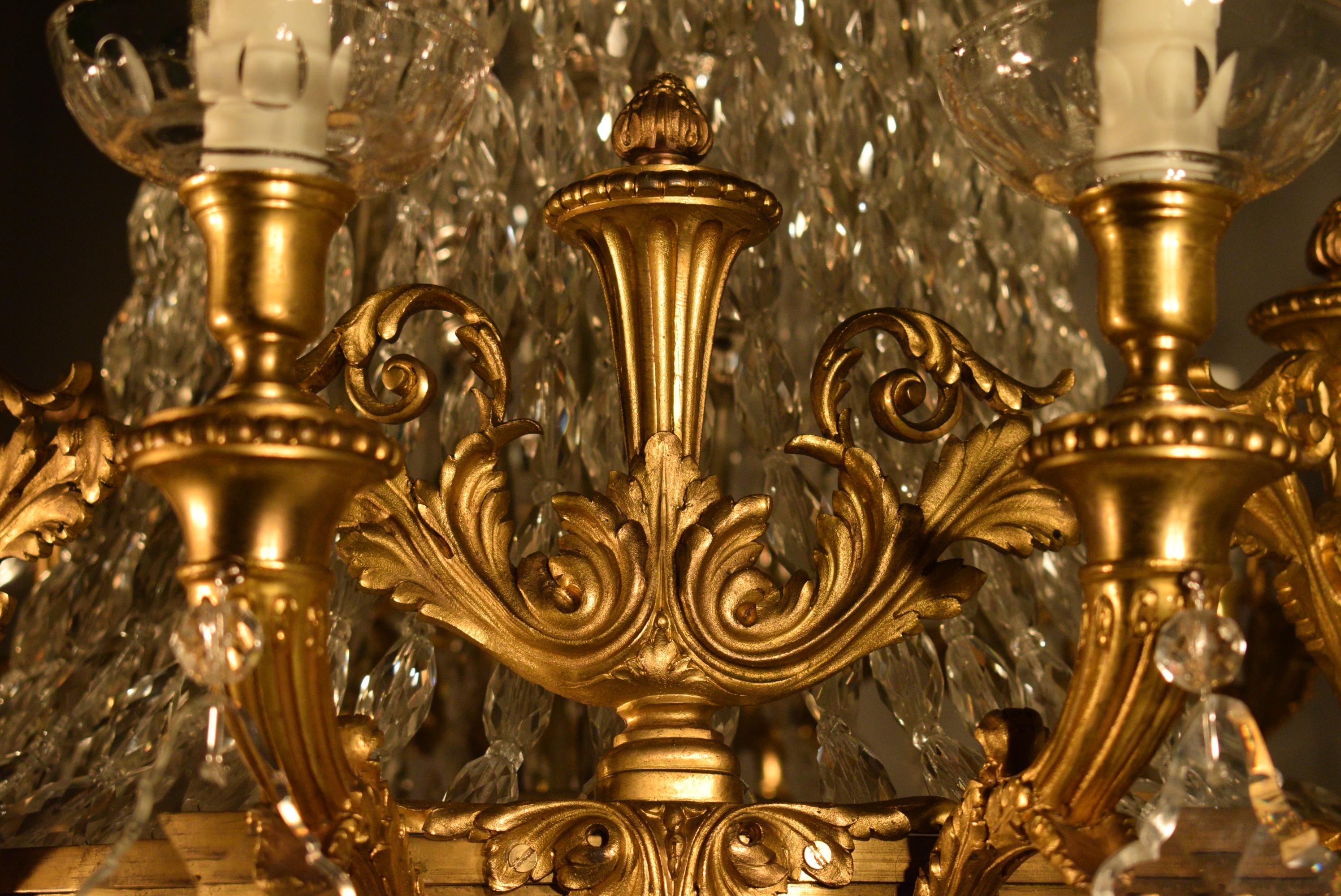Exquisite Gilt Bronze and Crystal Chandelier For Sale 1