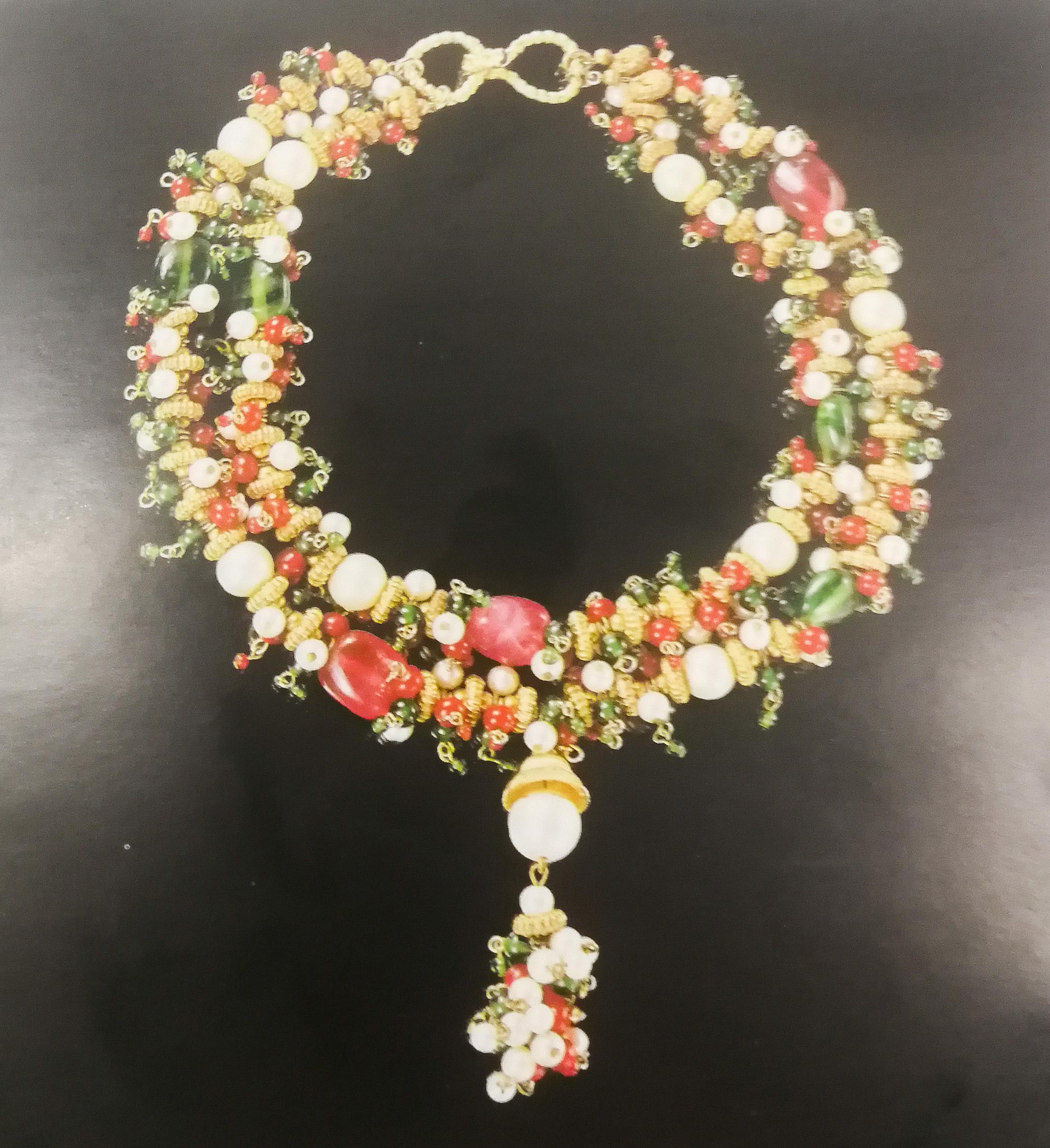 An exquisite handmade Moghul style necklace, Maison Gripoix for Chanel, 1960s. For Sale 1