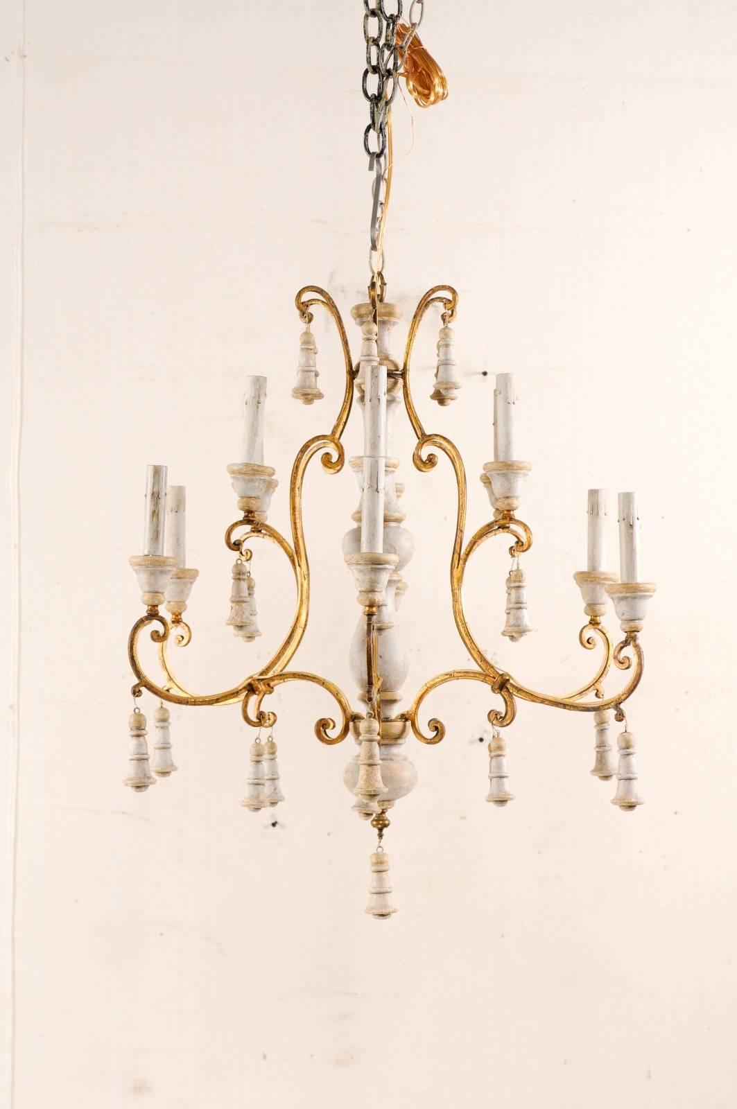 20th Century Exquisite Italian Two-Tiered Twelve-Light Carved, Painted and Gilded Chandelier