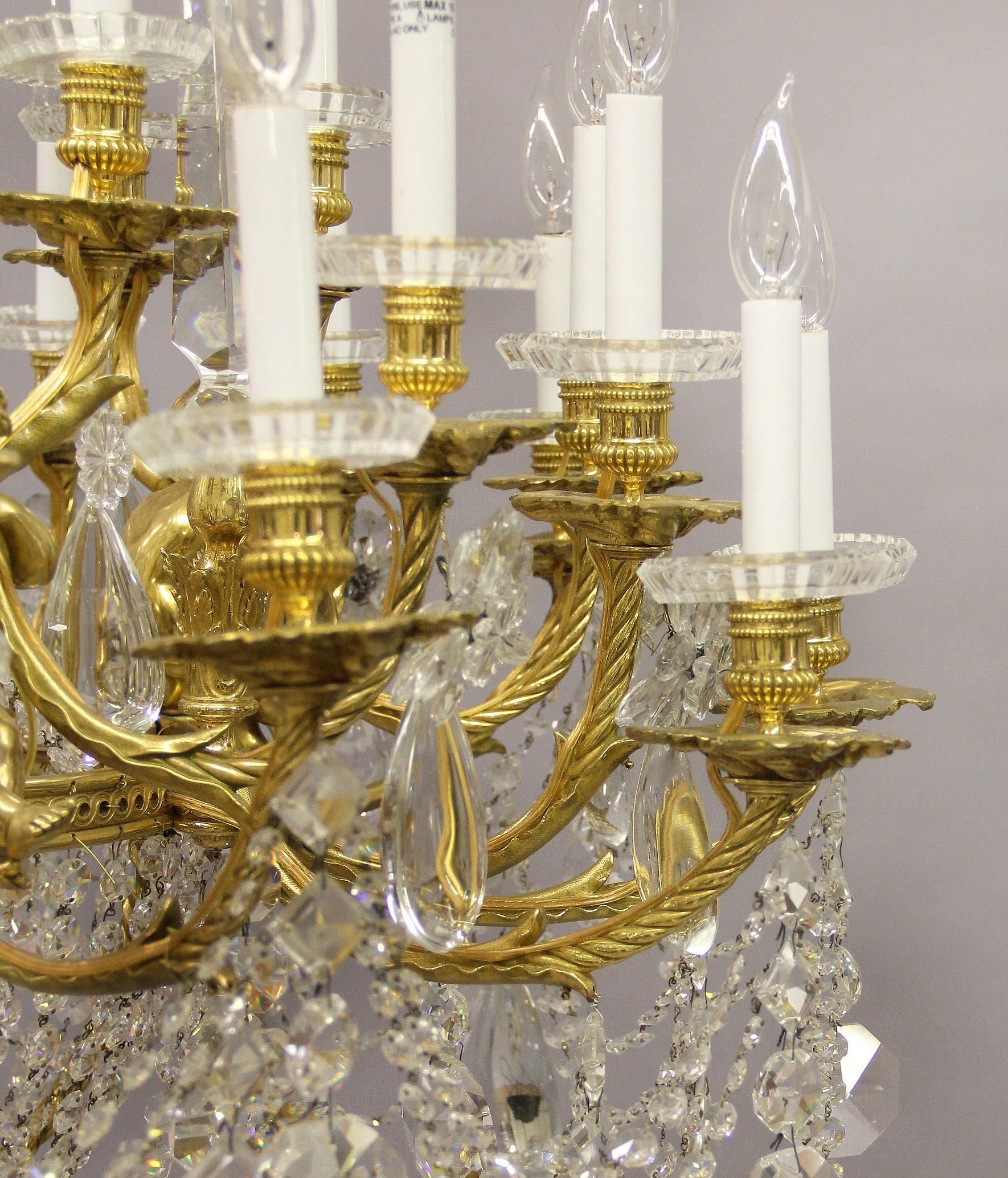 Cristal Magnifique lustre en bronze doré et cristal de Baccarat de la fin du XIXe siècle en vente