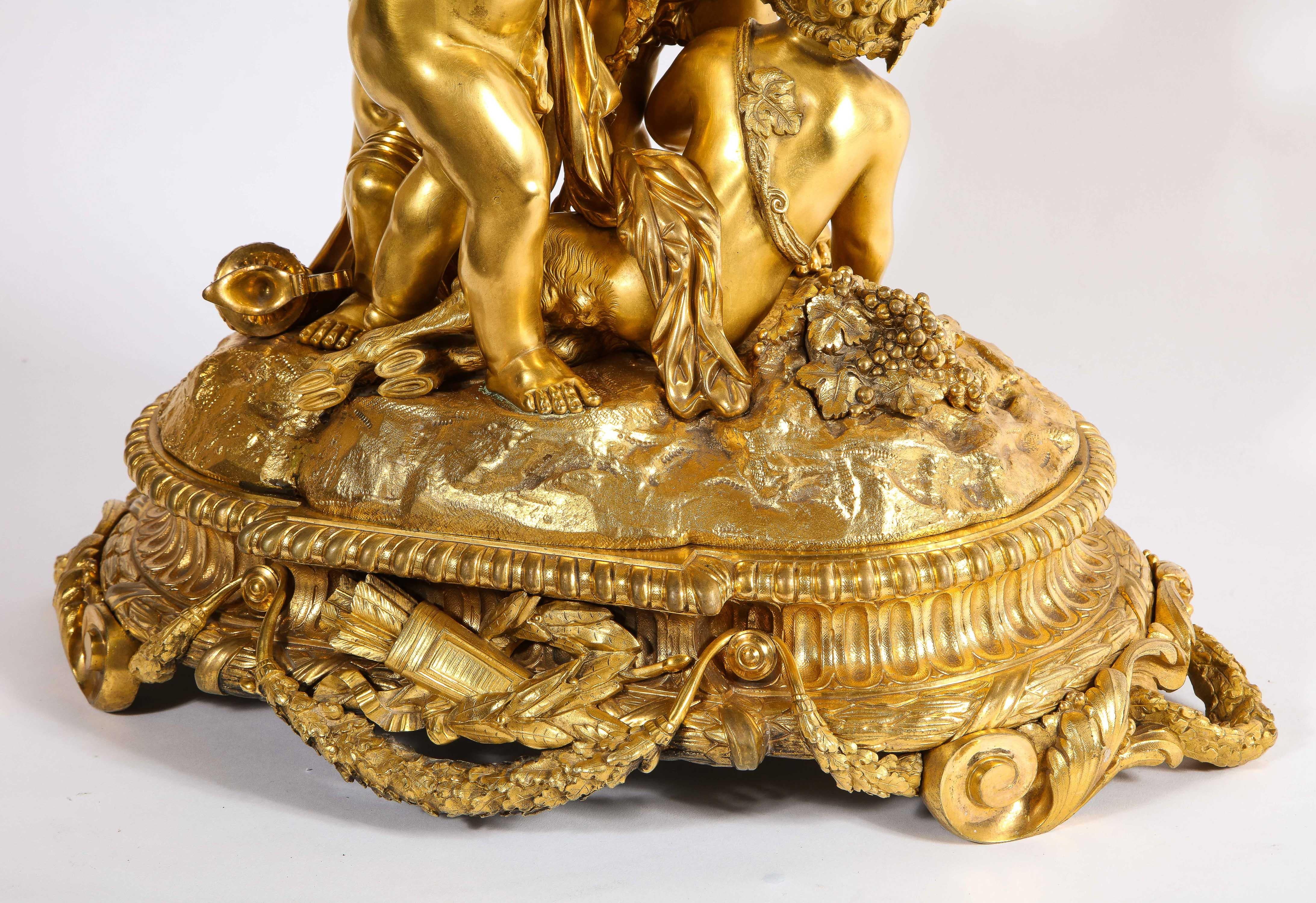 Centre de table exquis en bronze doré de Napoléon III, Circa 1880 en vente 7