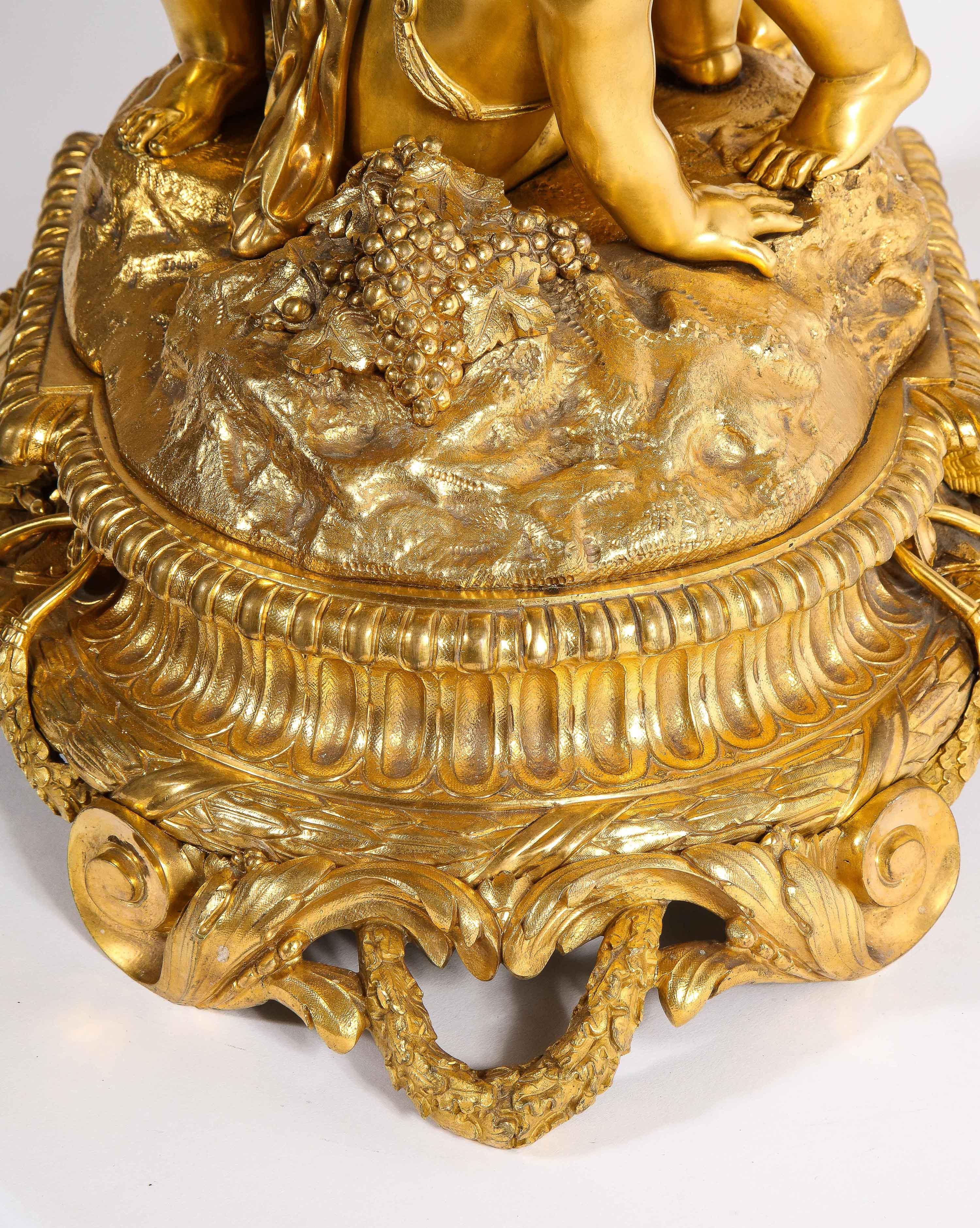 Centre de table exquis en bronze doré de Napoléon III, Circa 1880 en vente 14