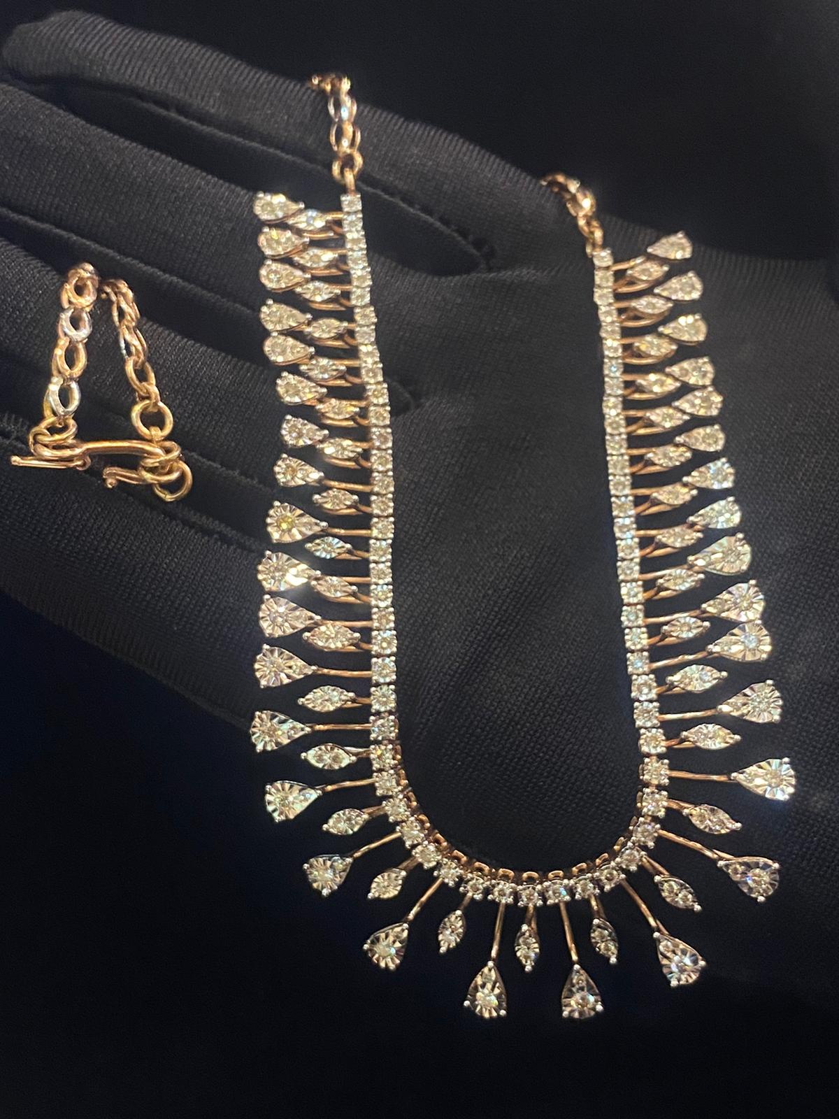 Certified 3.10 Carats Diamonds Gold Necklace  In New Condition For Sale In Massafra, IT
