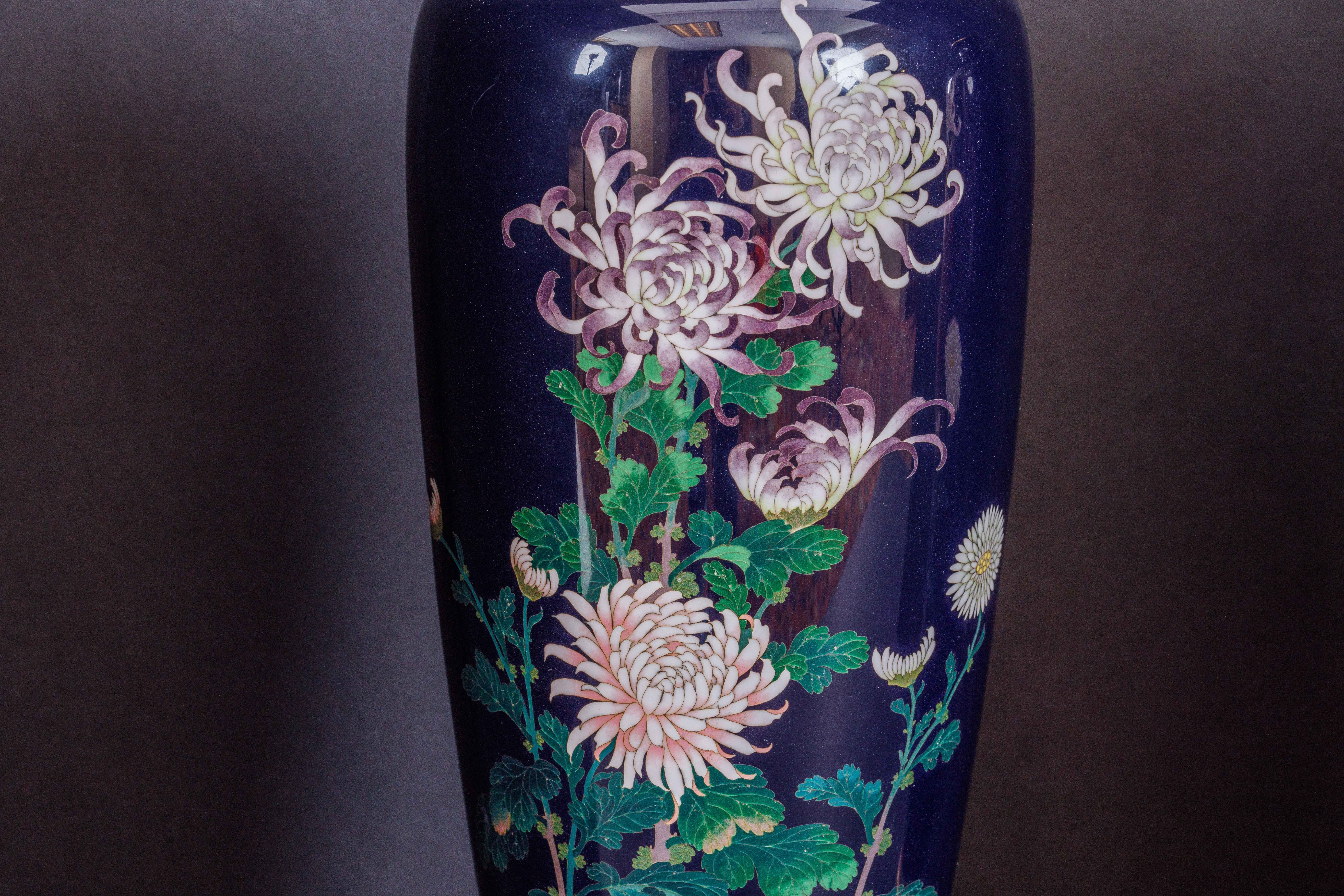 An Exquisite Pair Of Japanese Cloisonné Enamel Vases with Chrysanthemum Blossoms In Good Condition For Sale In New York, NY
