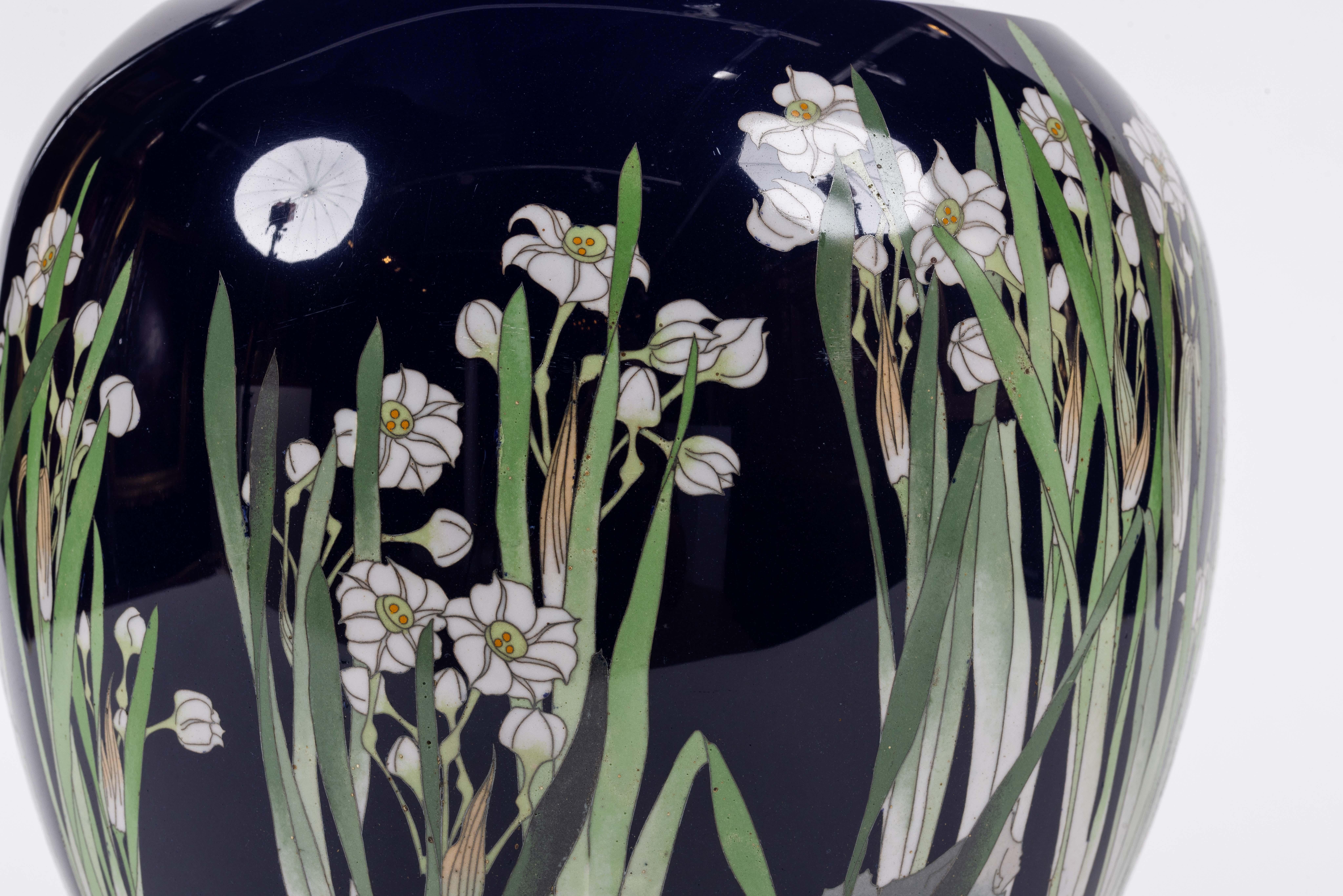 Vase à bourgeons en émail cloisonné japonais de la période Meiji, d'une qualité exquise  en vente 7