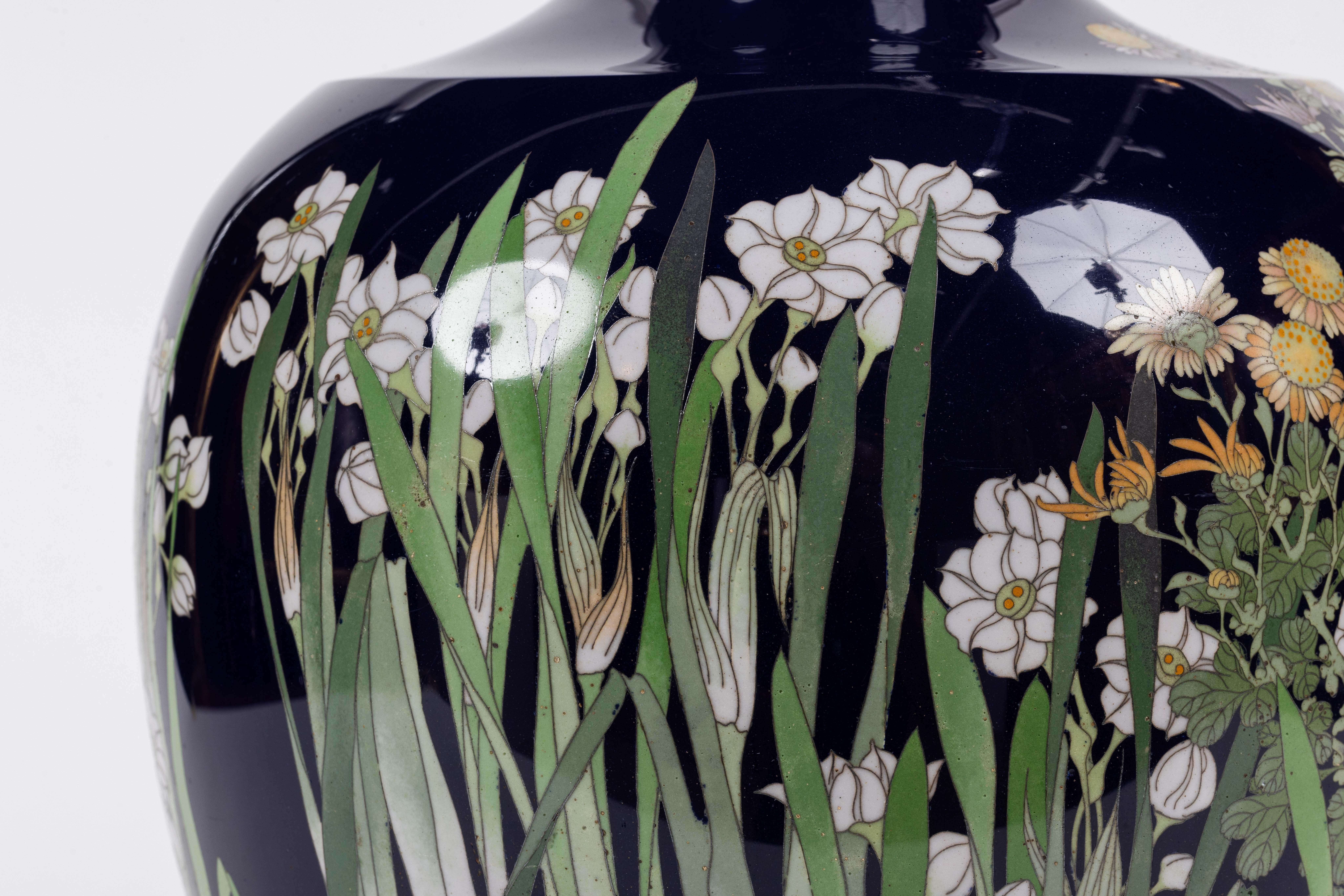 Vase à bourgeons en émail cloisonné japonais de la période Meiji, d'une qualité exquise  en vente 8