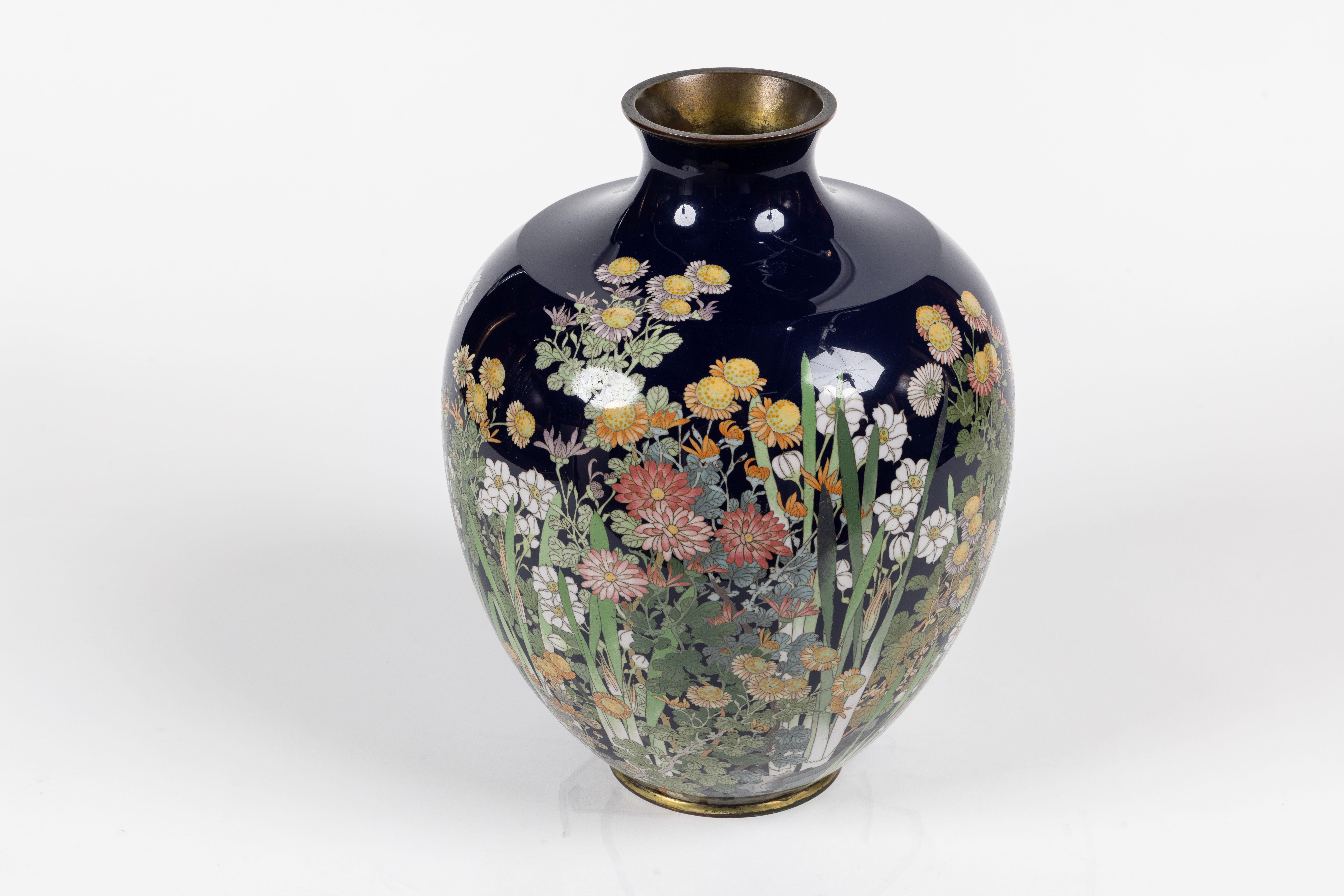Vase à bourgeons en émail cloisonné japonais de la période Meiji, d'une qualité exquise  en vente 1