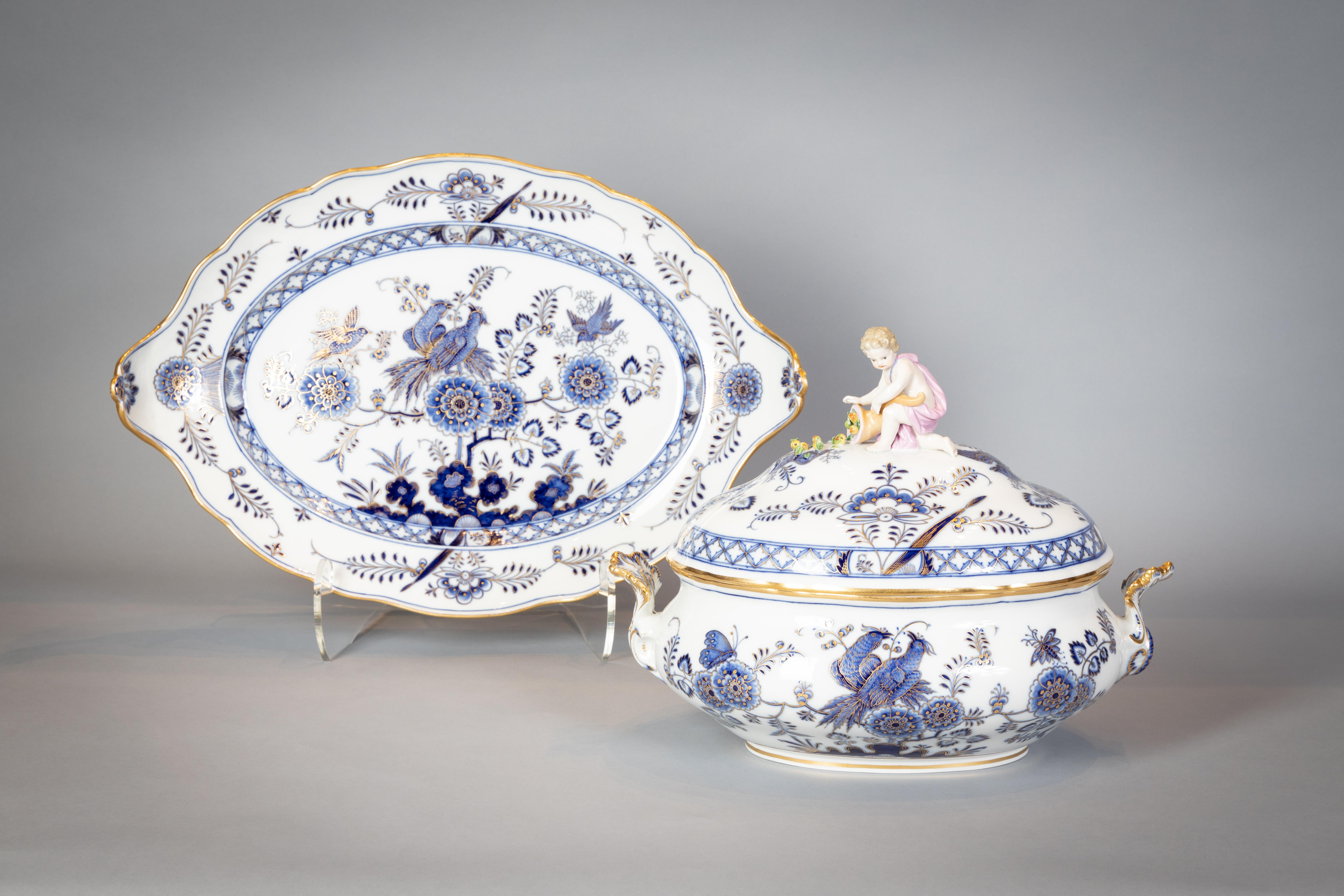 German Extensive Assembled Meissen Blue and White Bird Model Dinner Service, circa 1890 For Sale