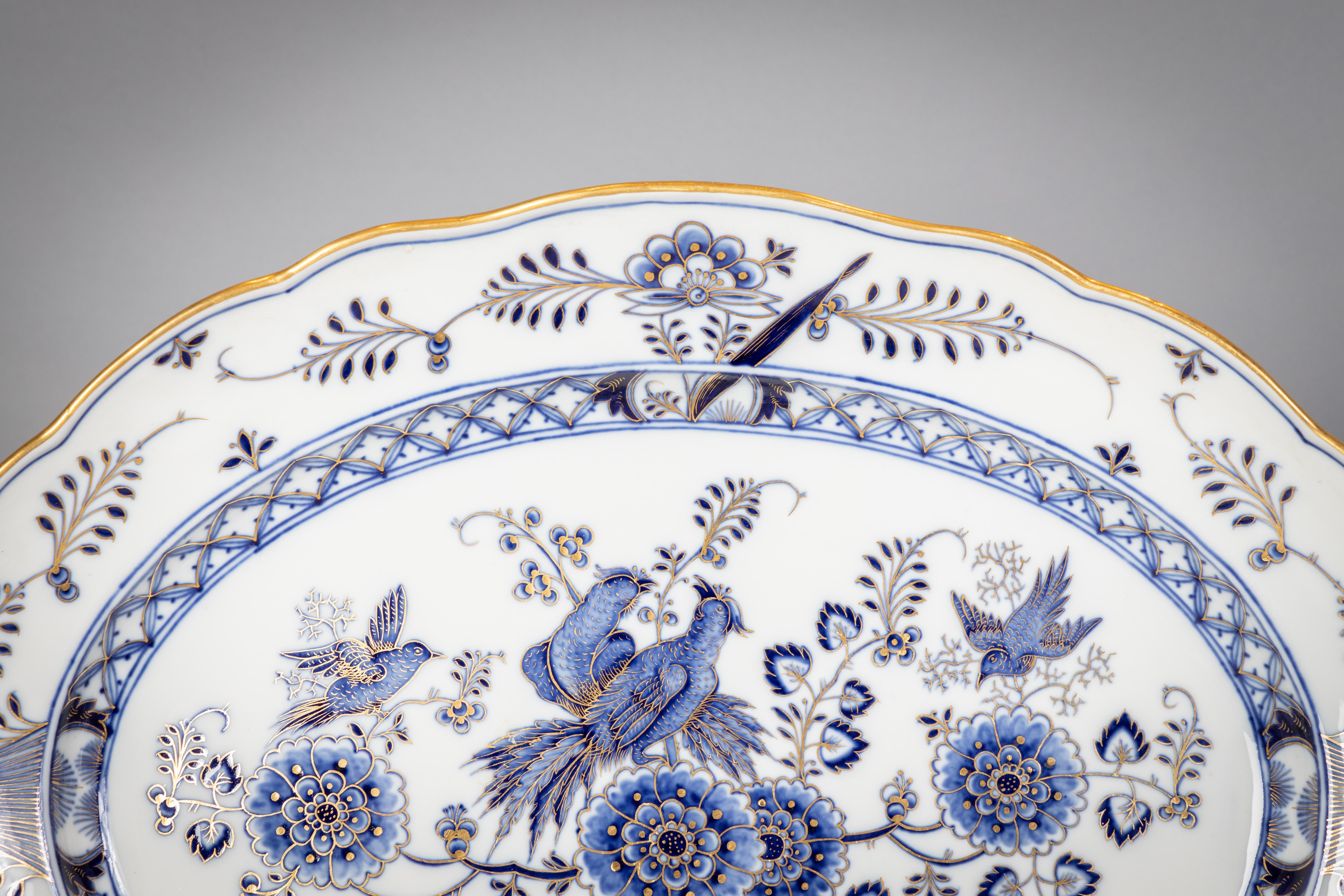 Extensive Assembled Meissen Blue and White Bird Model Dinner Service, circa 1890 For Sale 2