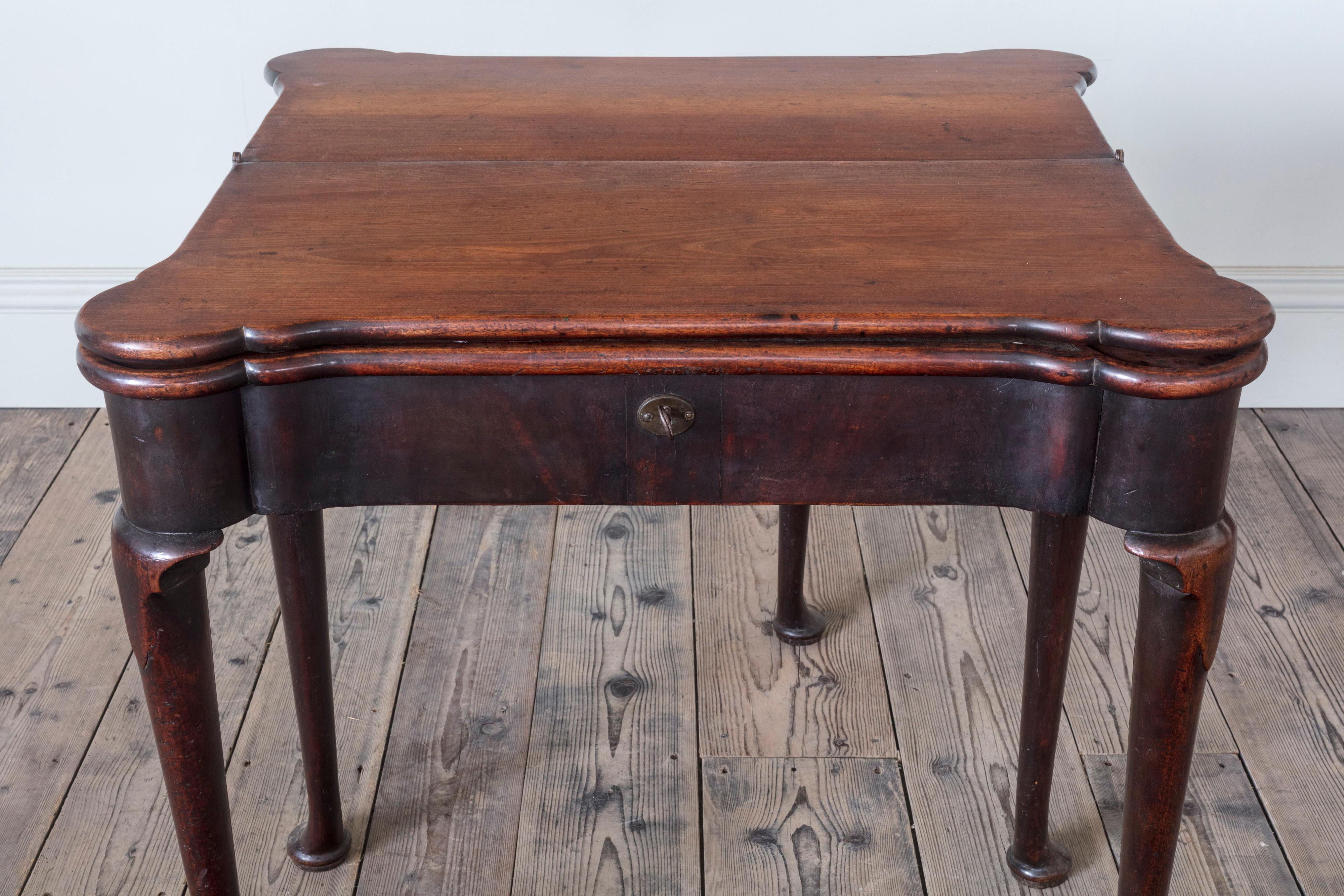18th Century An Extraordinary George I Triple Leaf Mahogany Games Table For Sale