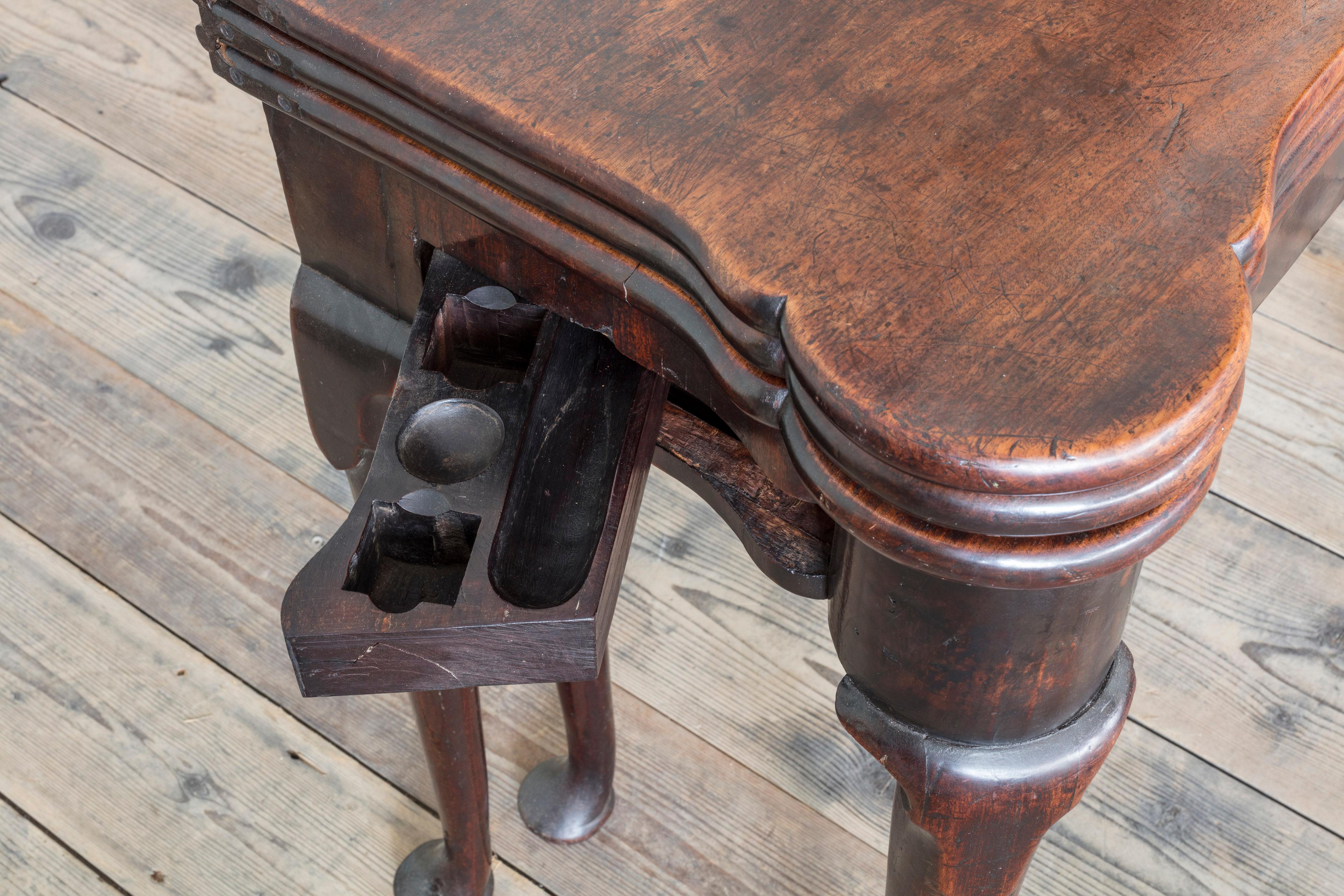 An Extraordinary George I Triple Leaf Mahogany Games Table For Sale 1