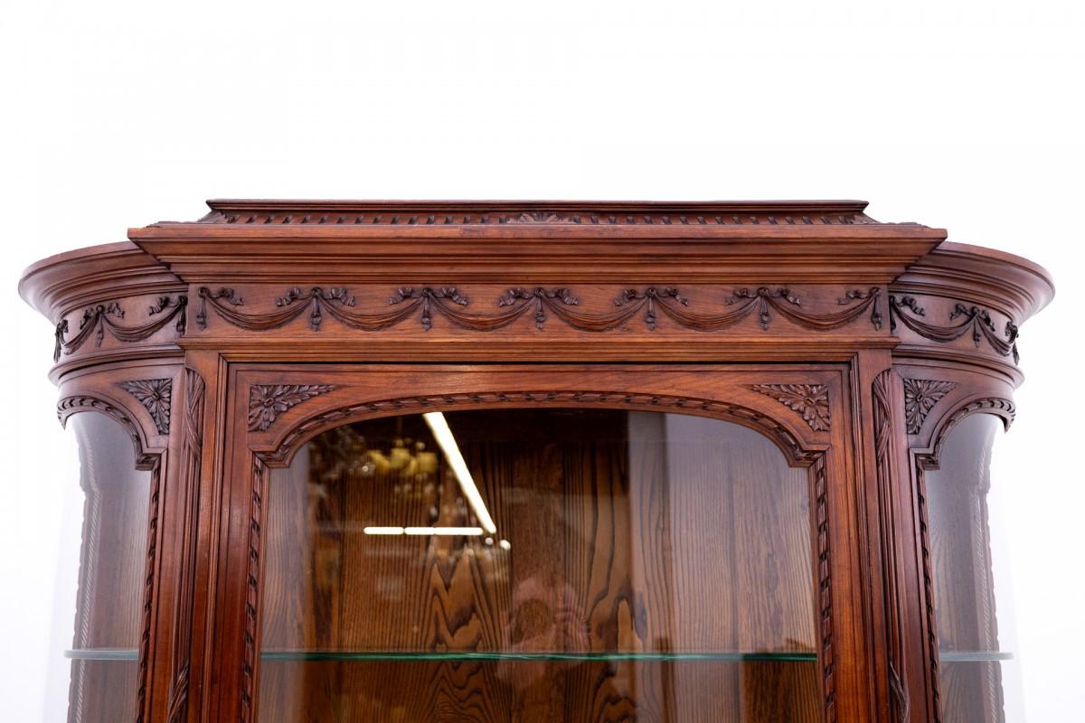 An extraordinary Louis XVI style display cabinet, France, around 1880. In Good Condition For Sale In Chorzów, PL