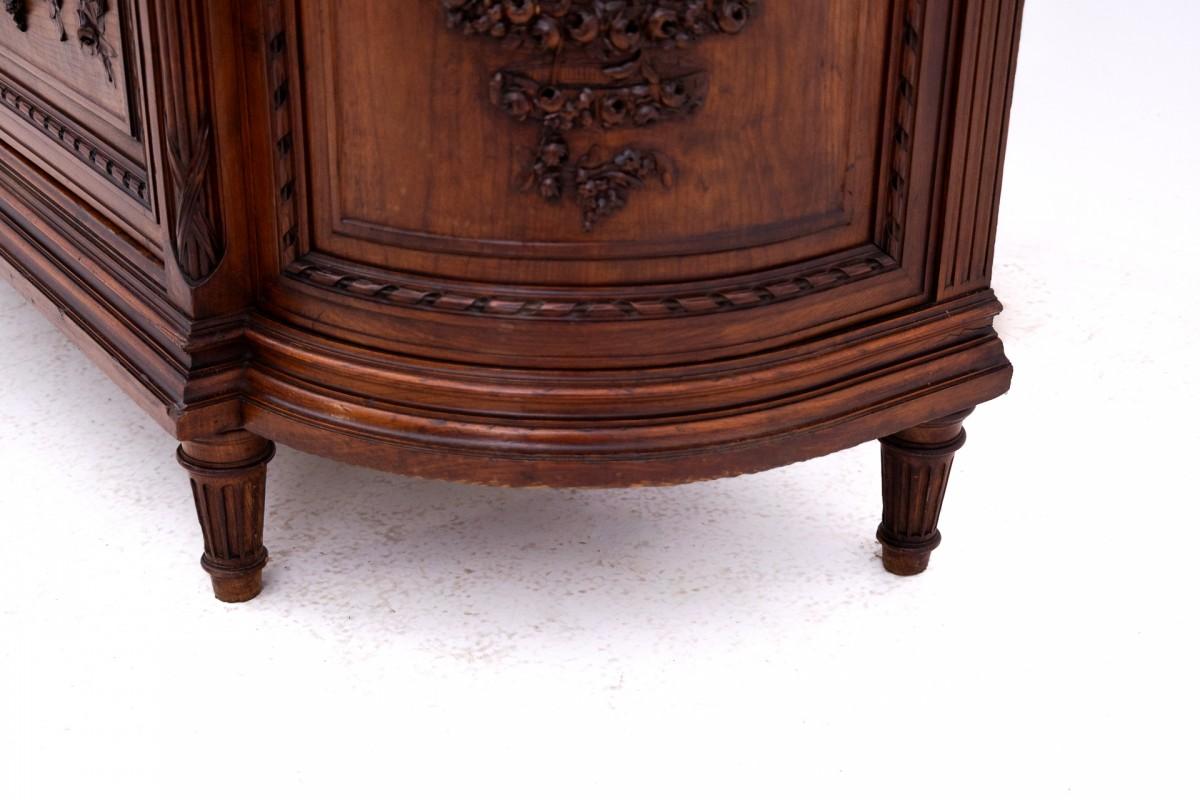 An extraordinary Louis XVI style display cabinet, France, around 1880. For Sale 2