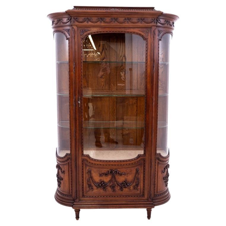 Une extraordinaire vitrine de style Louis XVI, France, vers 1880.
