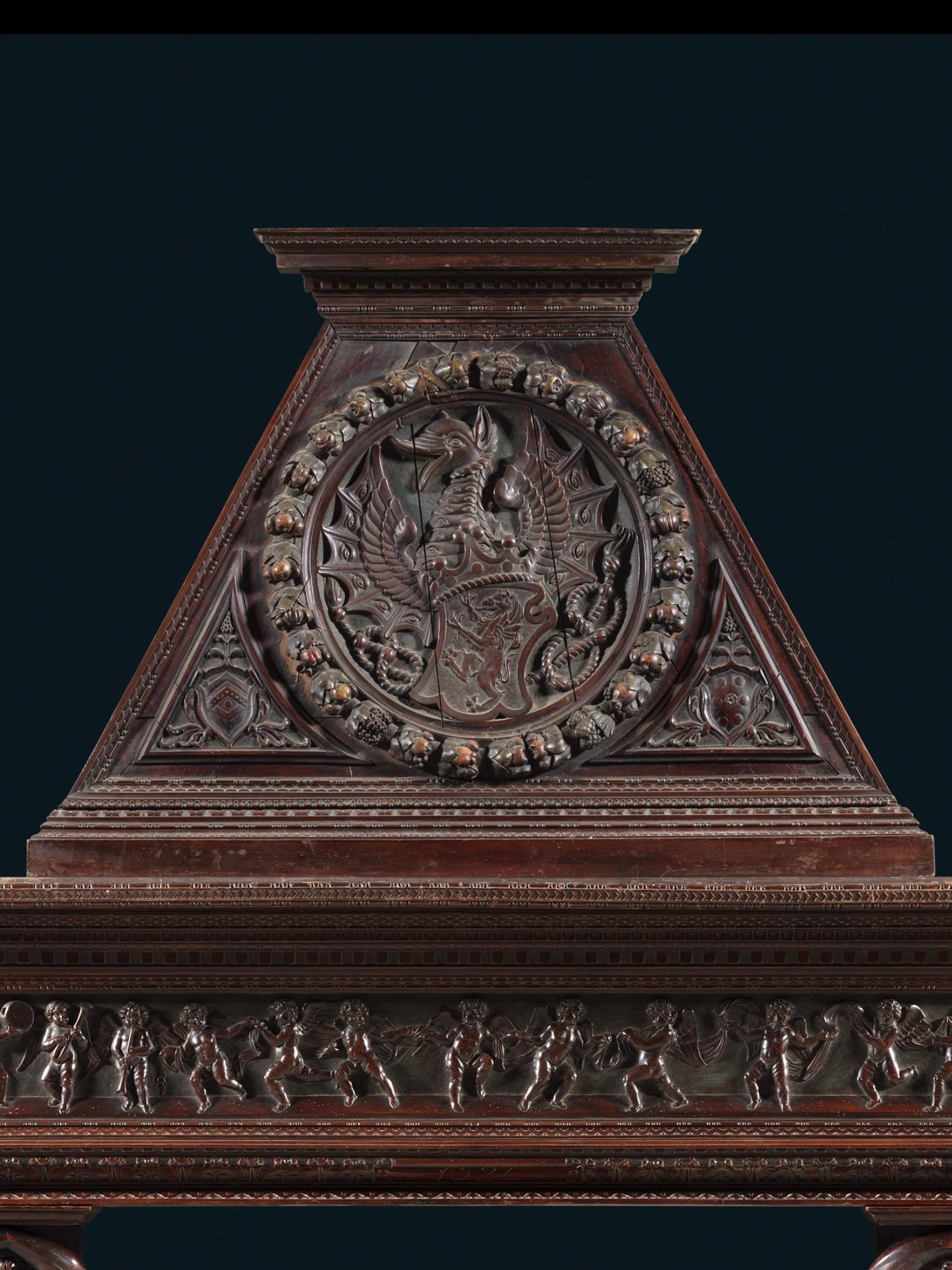 Extraordinaria chimenea italiana de nogal tallado de mediados del siglo XIX Italiano en venta