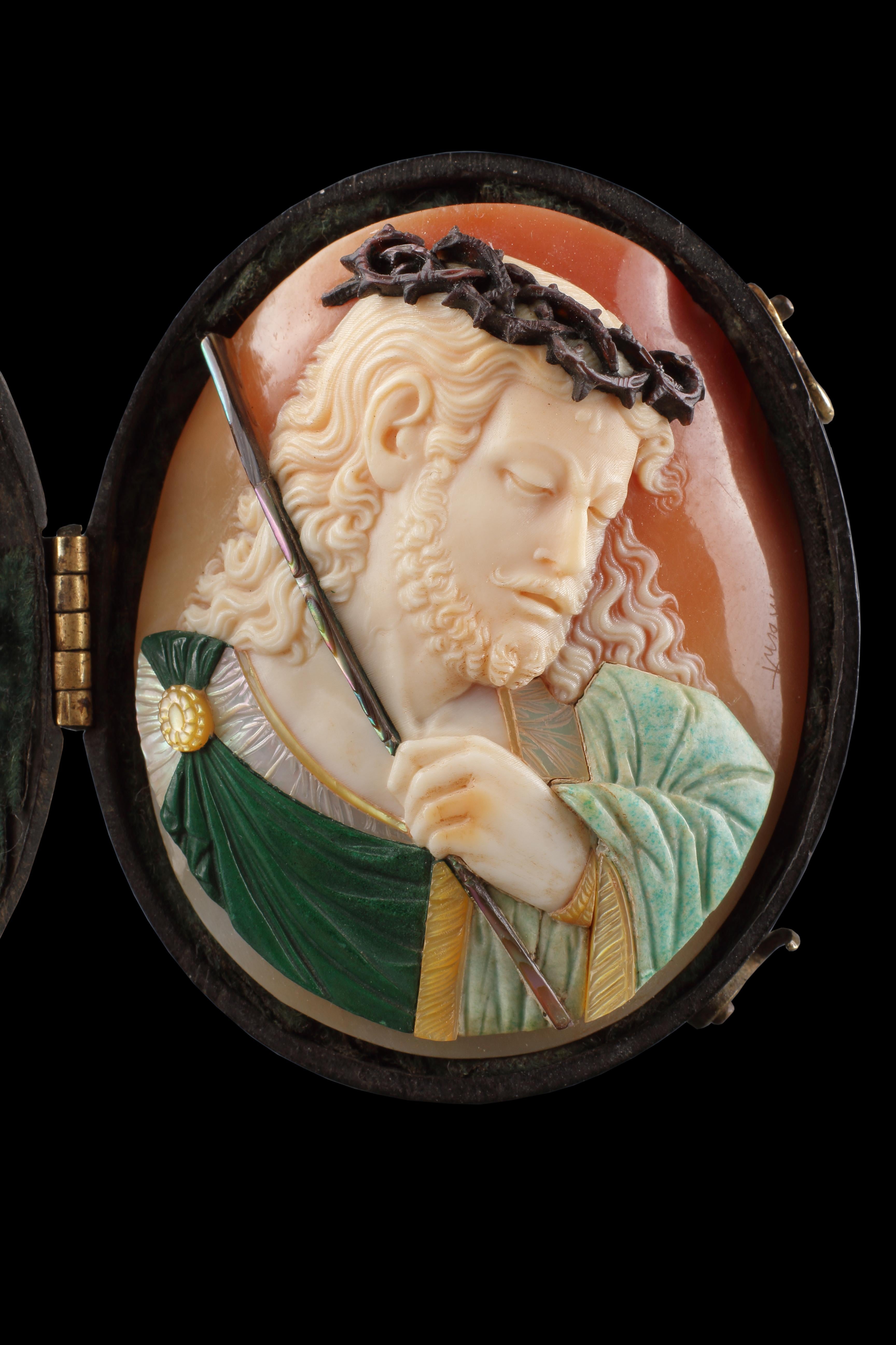 French An Extremely Fine Carved Polychromed Oval ‘Comesso’ Cameo of Christ