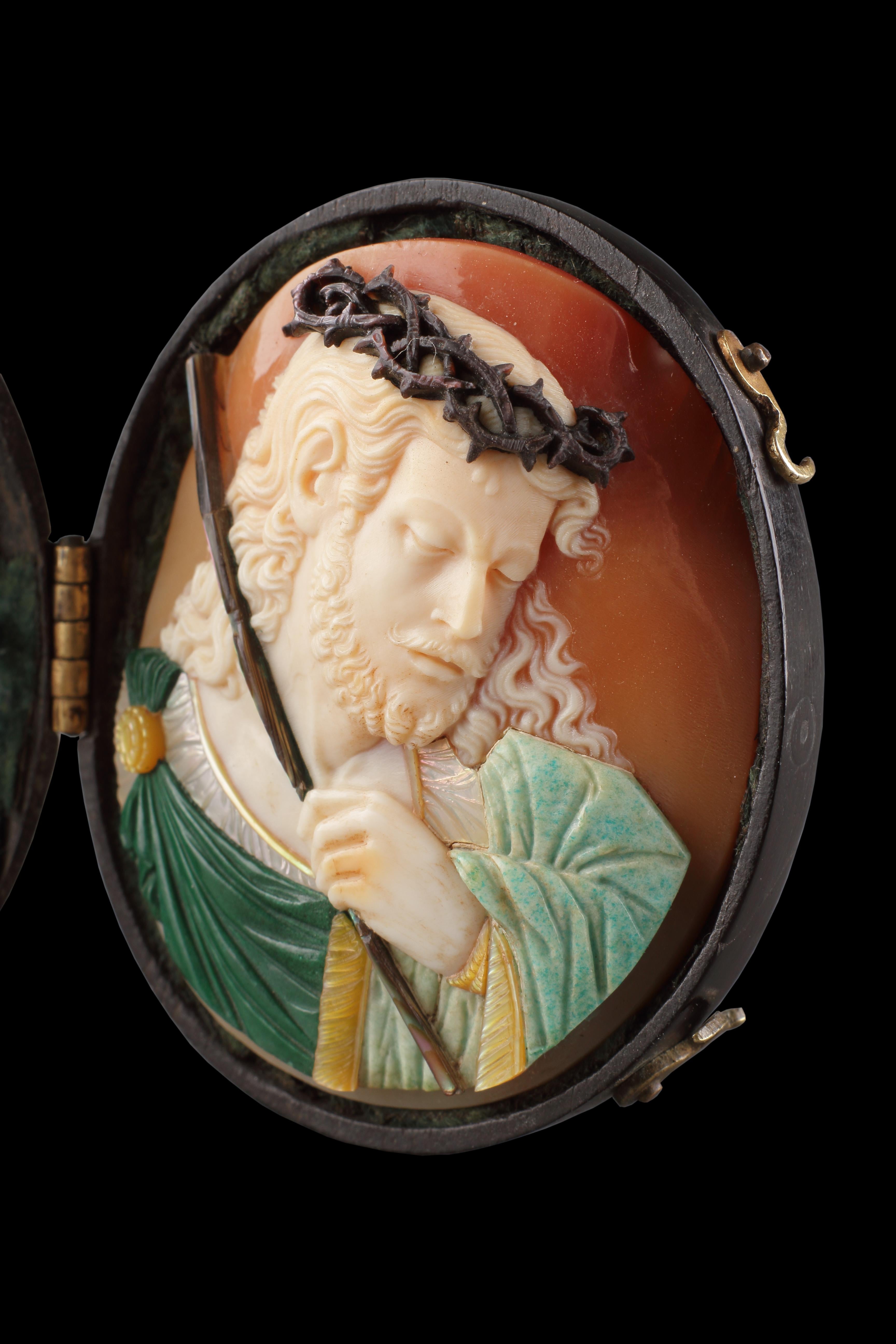 Mosaic An Extremely Fine Carved Polychromed Oval ‘Comesso’ Cameo of Christ