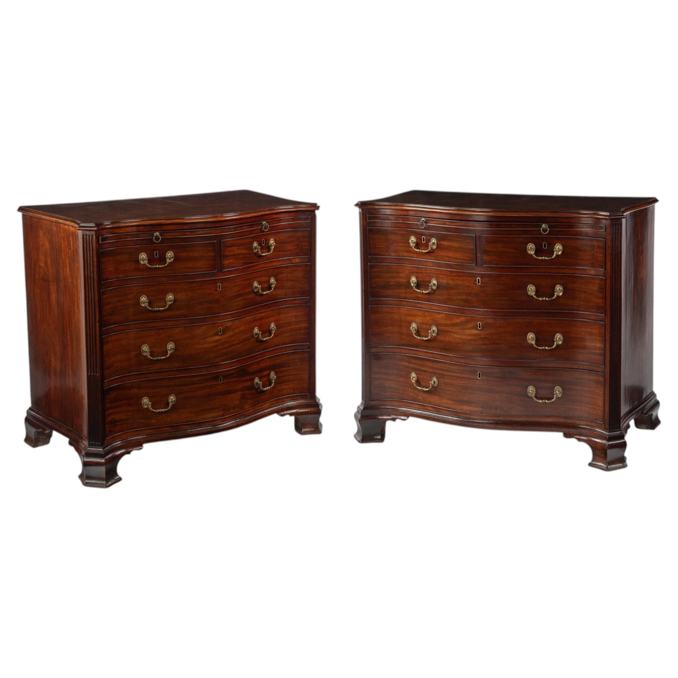 An Extremely Fine Pair of George III Period Mahogany Chests of Drawers/commodes