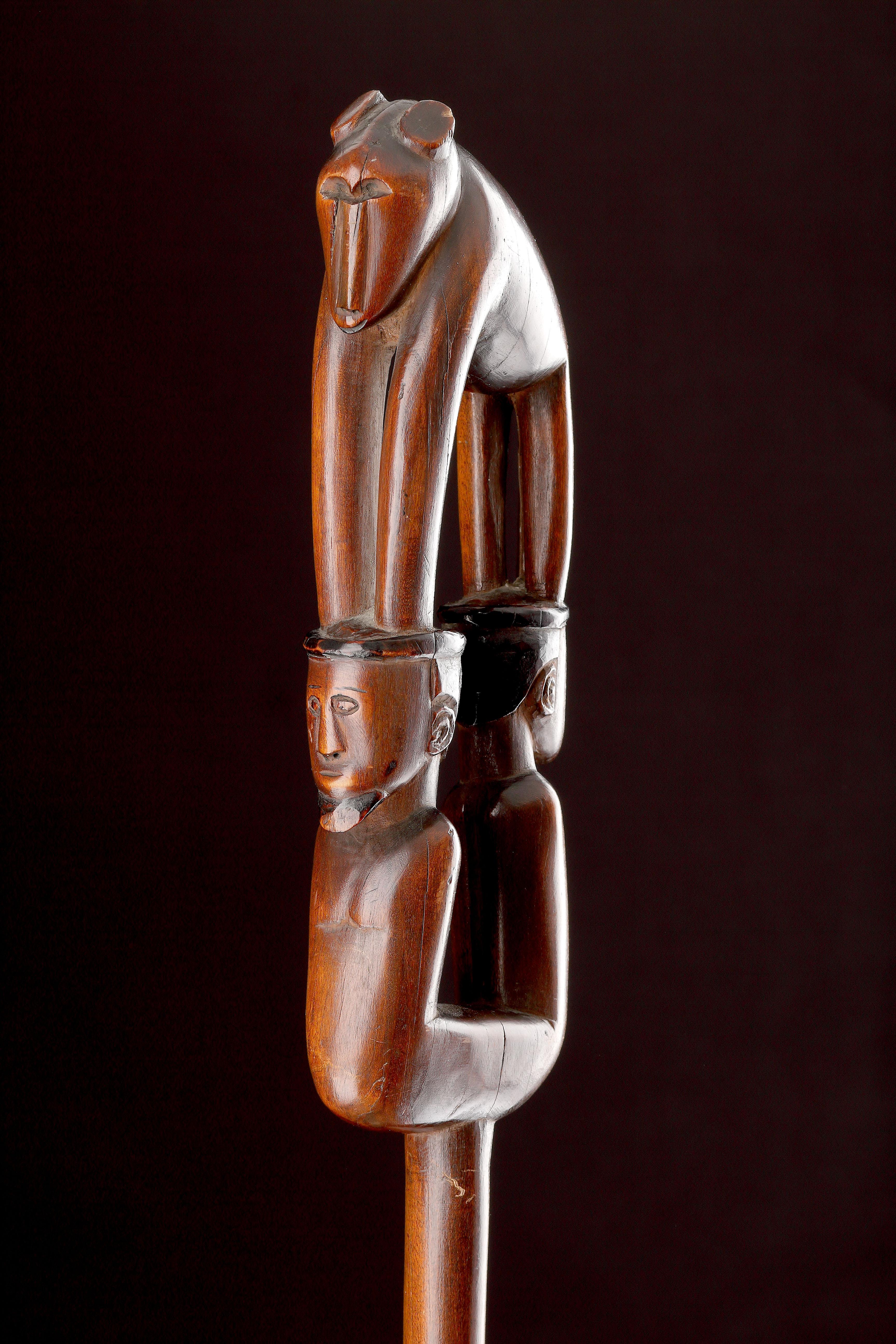 An Extremely Fine South African Tsonga Prestige Staff by the ‘Baboon Master' For Sale 2
