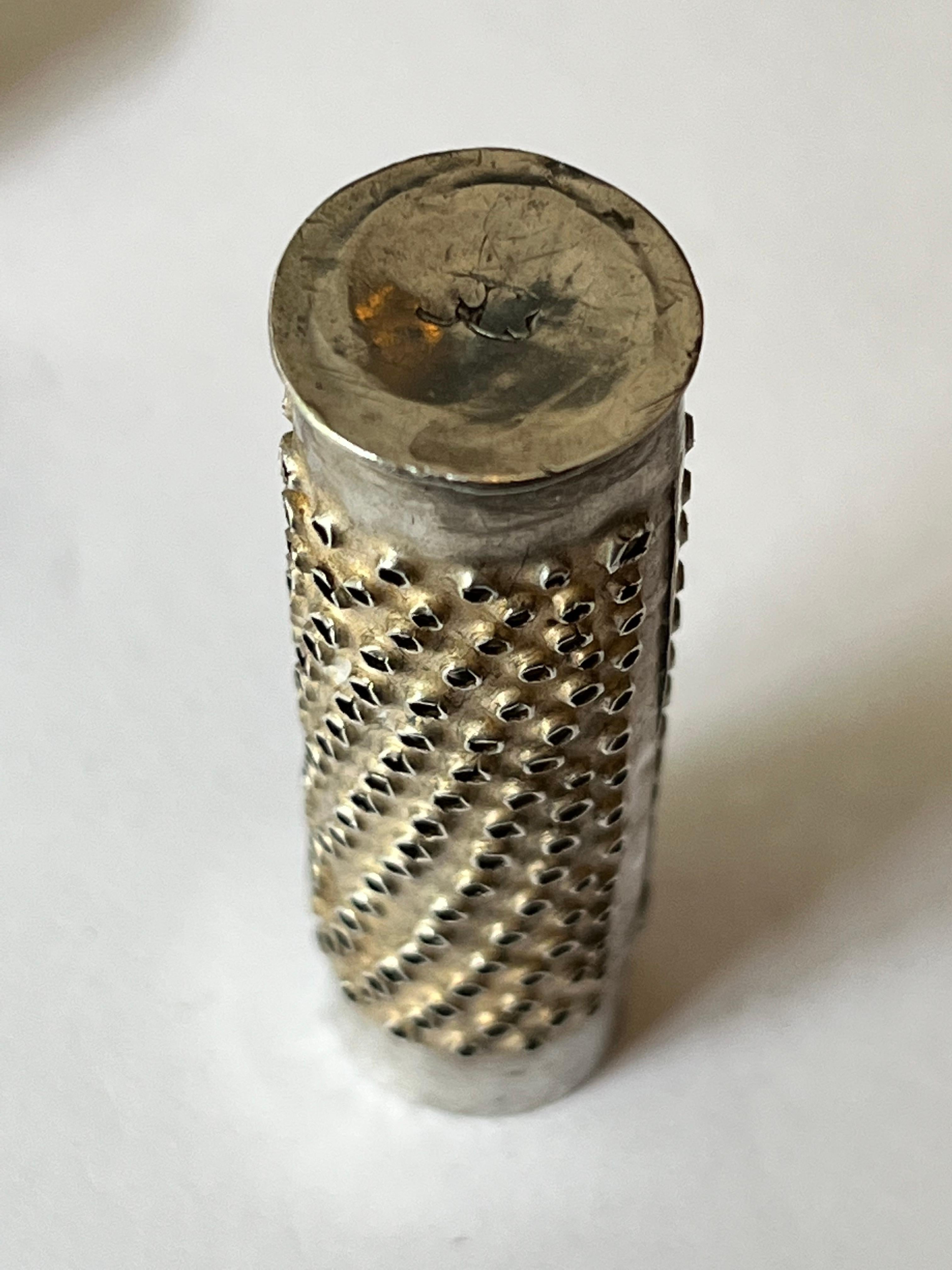 An Extremely Rare 17th Century Silver Nutmeg Grater, c.1690 In Good Condition In London, GB