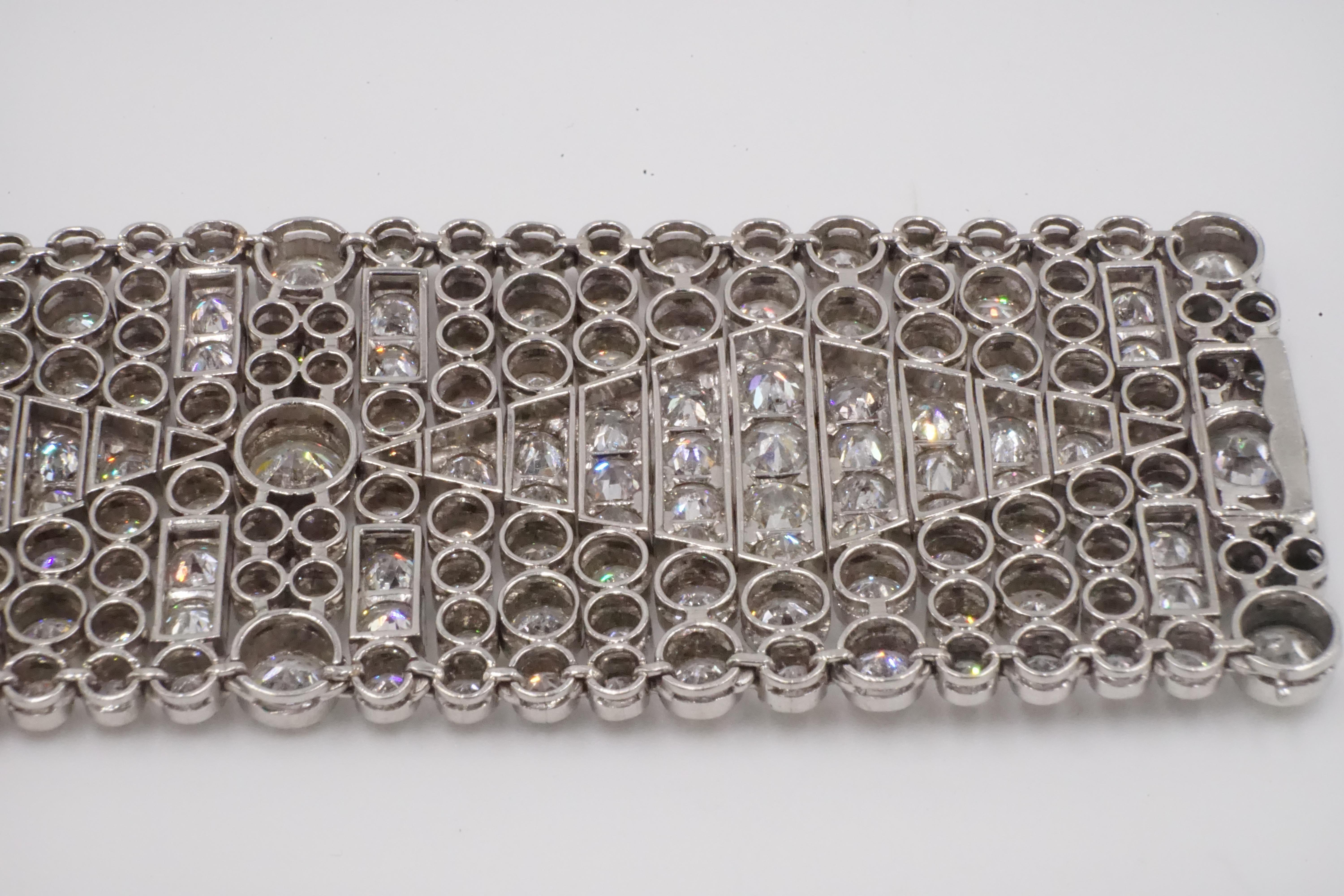 Extrêmement rare bracelet Art Déco en platine avec 50ct de diamant et marque d'assay française en vente 4