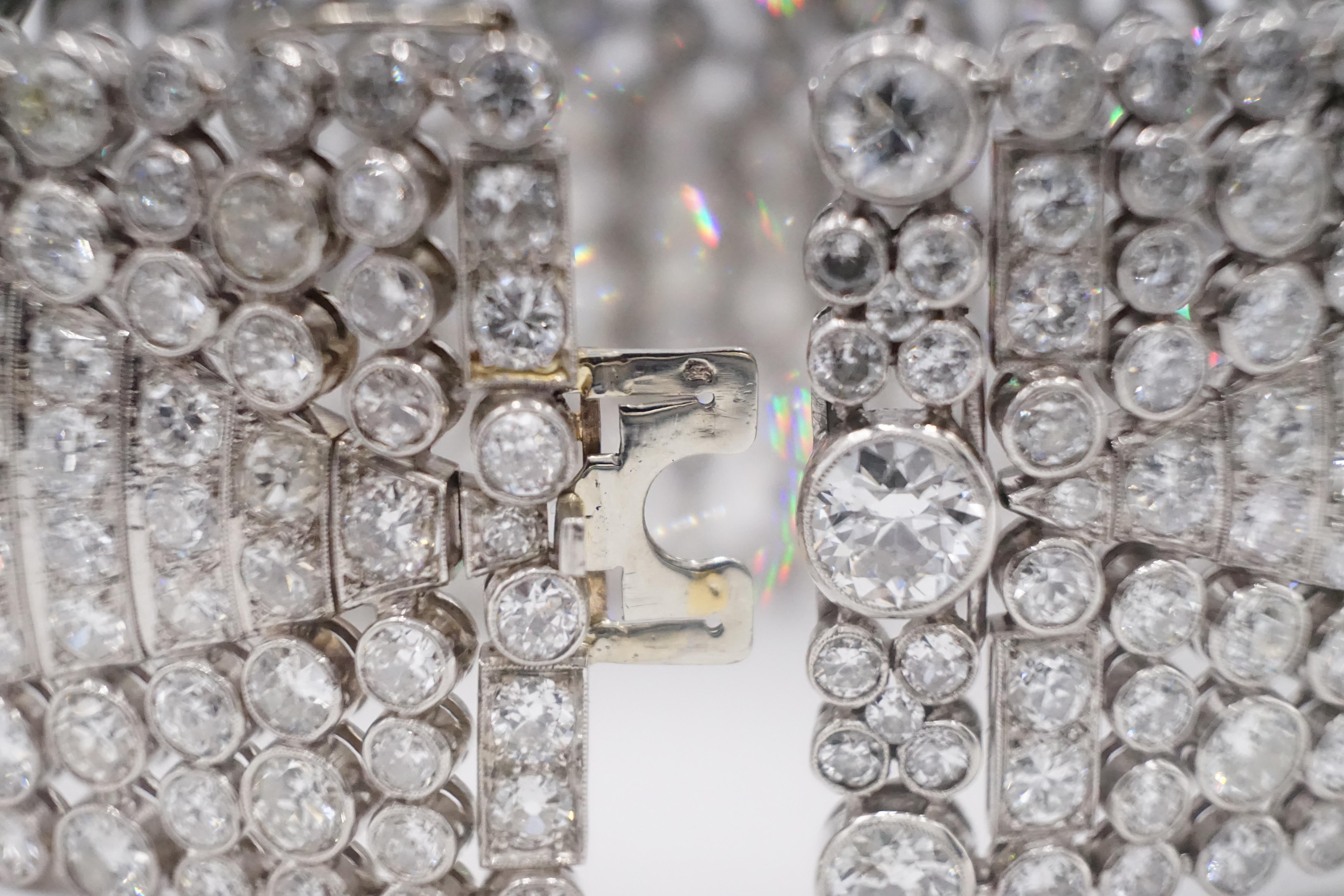 Taille vieille Europe Extrêmement rare bracelet Art Déco en platine avec 50ct de diamant et marque d'assay française en vente