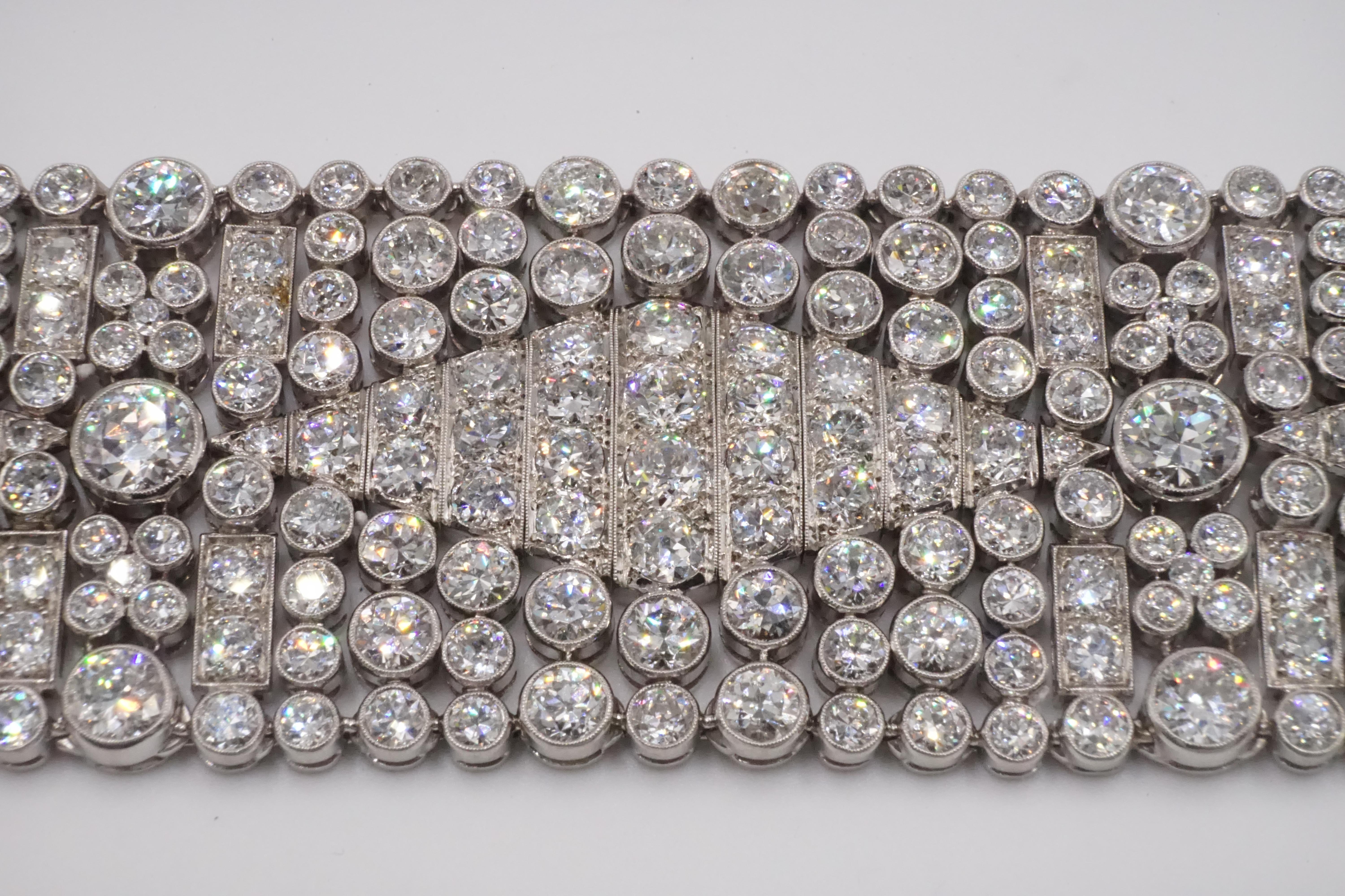 Extrêmement rare bracelet Art Déco en platine avec 50ct de diamant et marque d'assay française Unisexe en vente