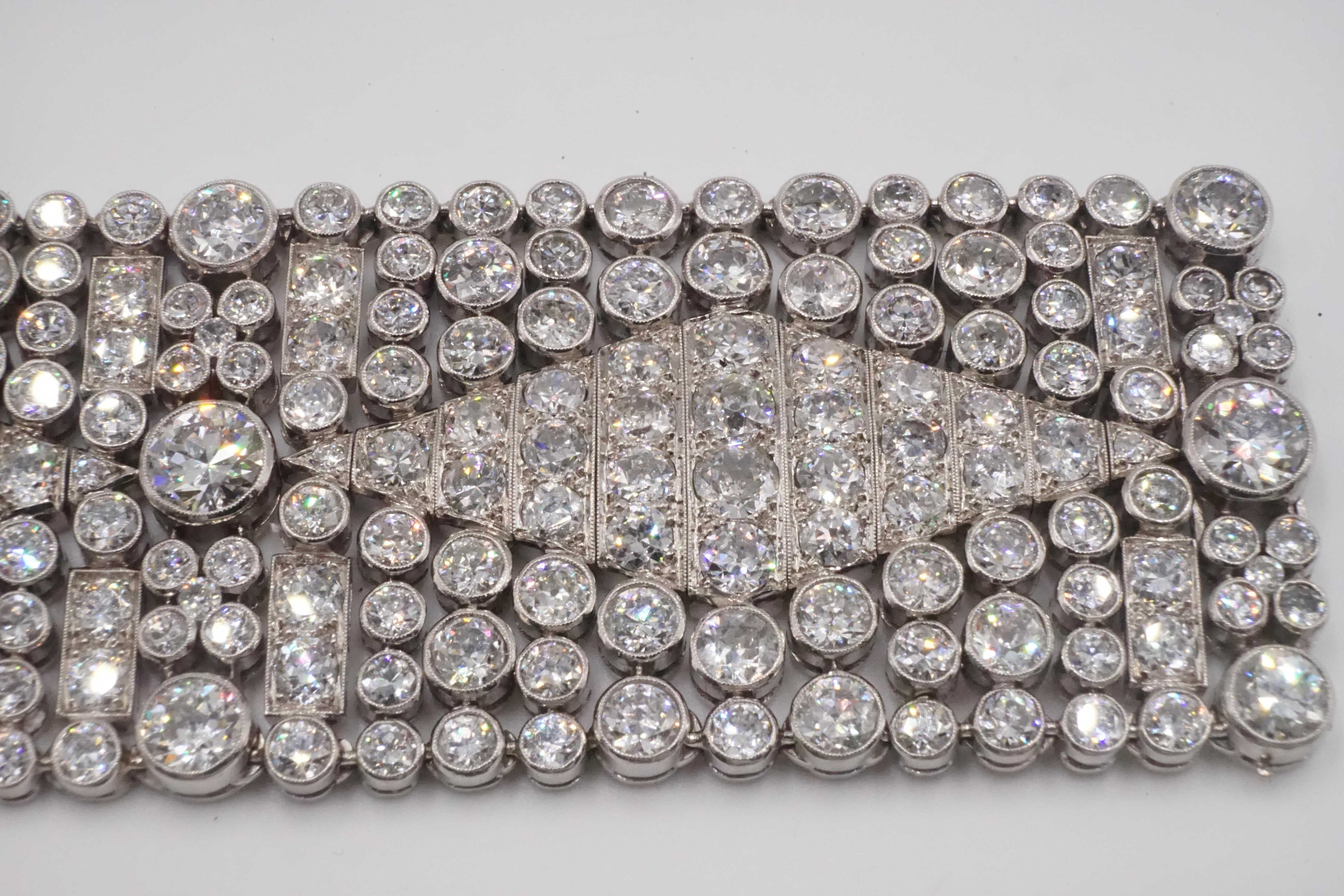 Extrêmement rare bracelet Art Déco en platine avec 50ct de diamant et marque d'assay française en vente 1