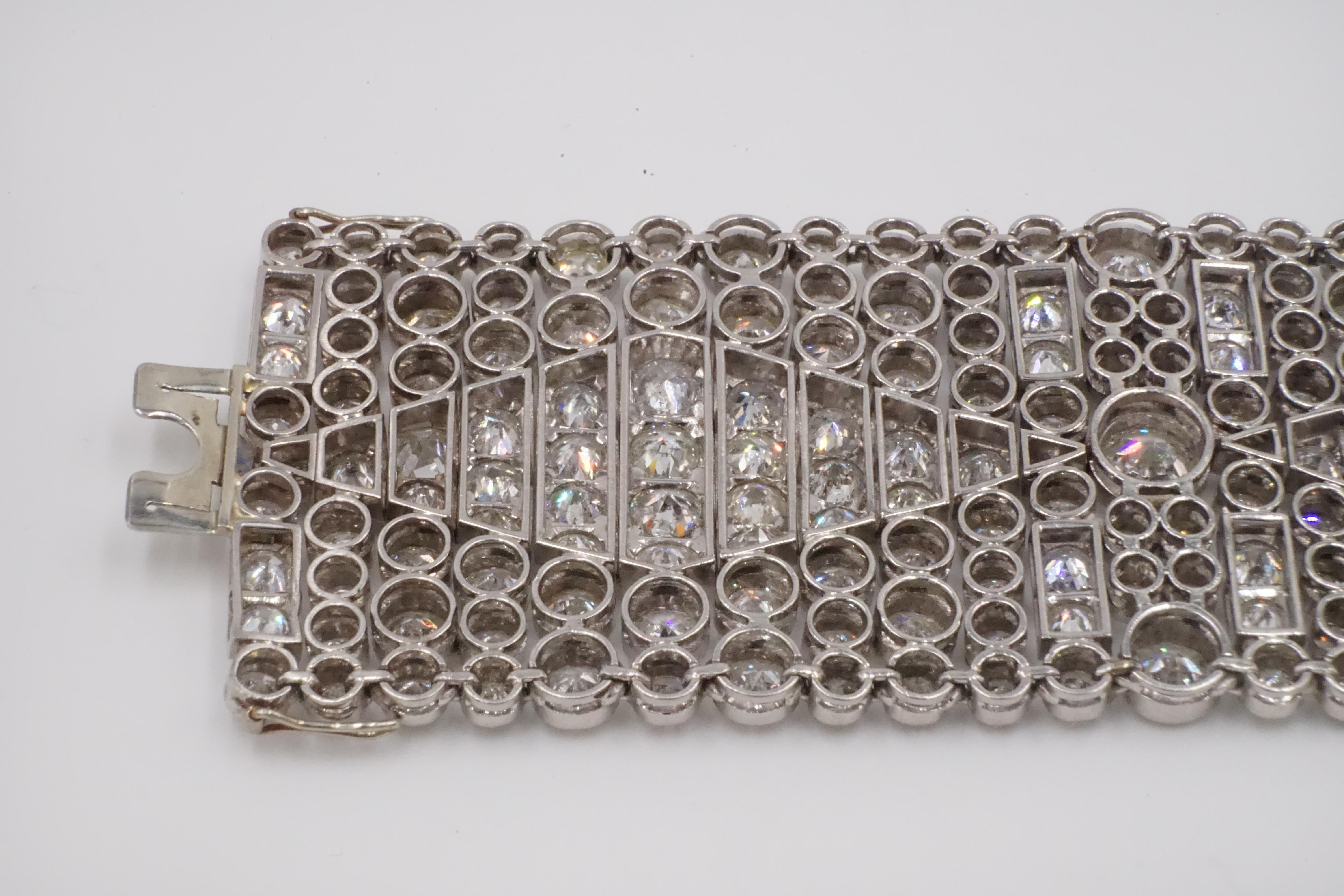 Extrêmement rare bracelet Art Déco en platine avec 50ct de diamant et marque d'assay française en vente 2
