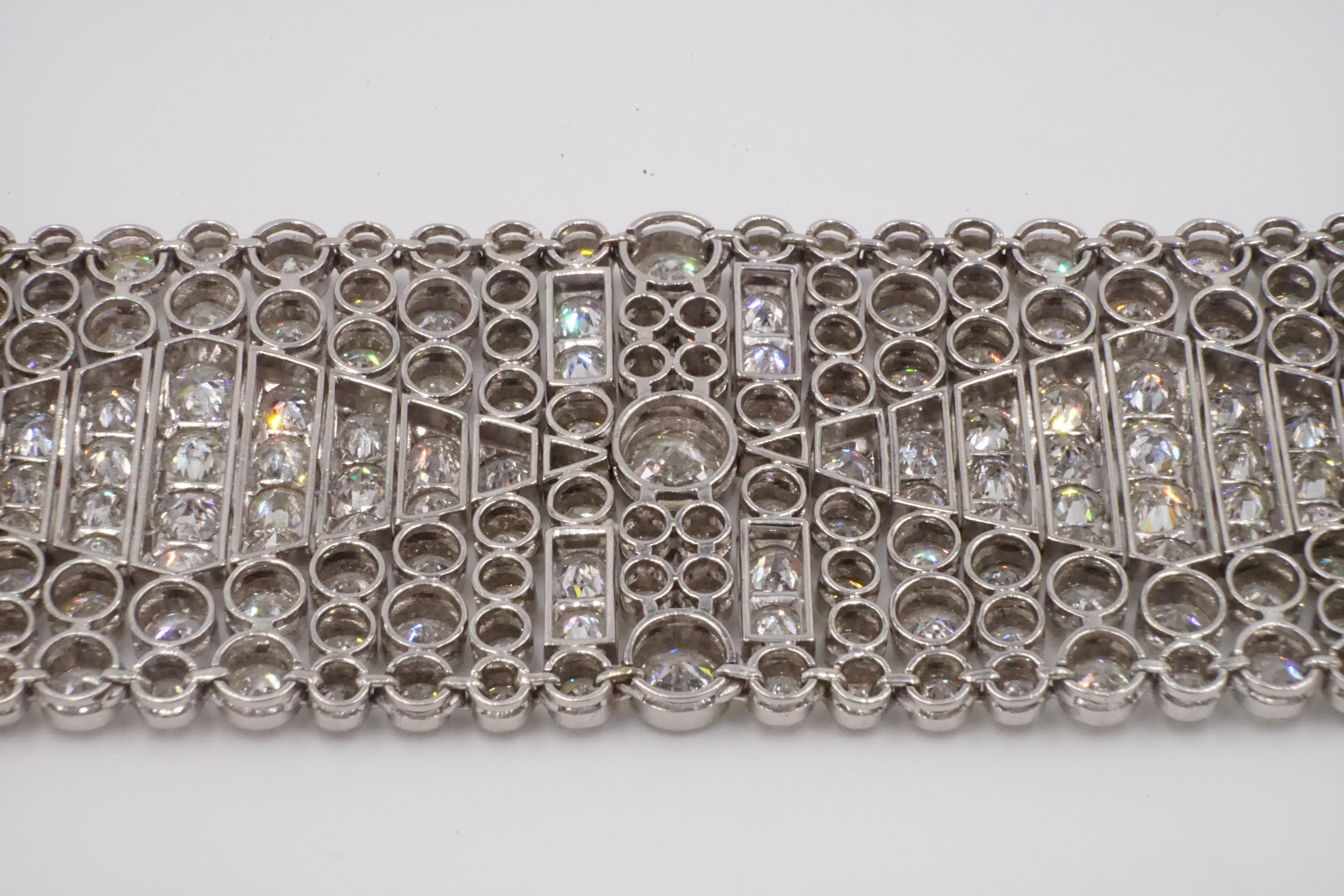 Extrêmement rare bracelet Art Déco en platine avec 50ct de diamant et marque d'assay française en vente 3