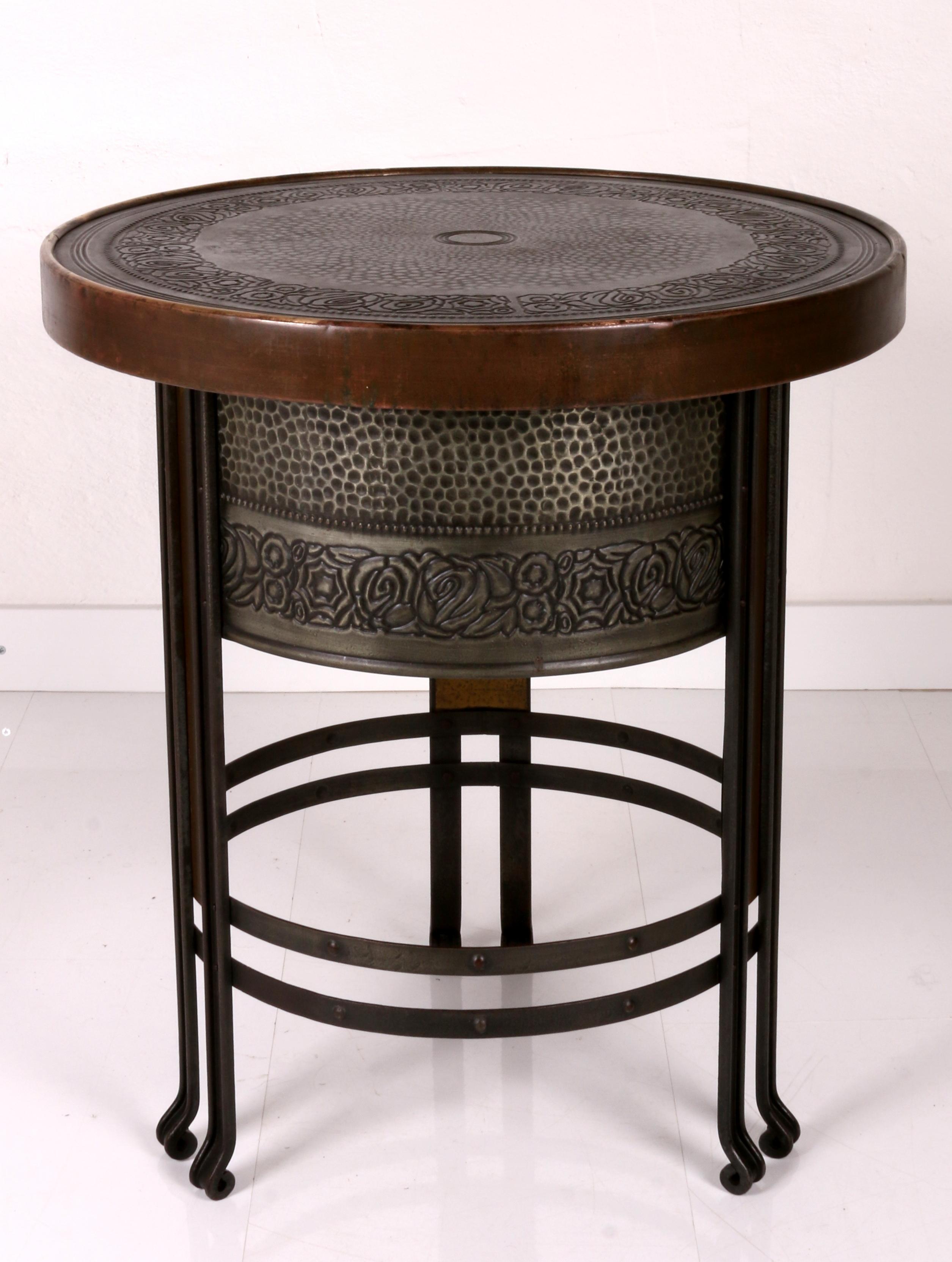 an extremely rare French Art Nouveau side table Paris ar. 1905 iron brass zinc For Sale 5