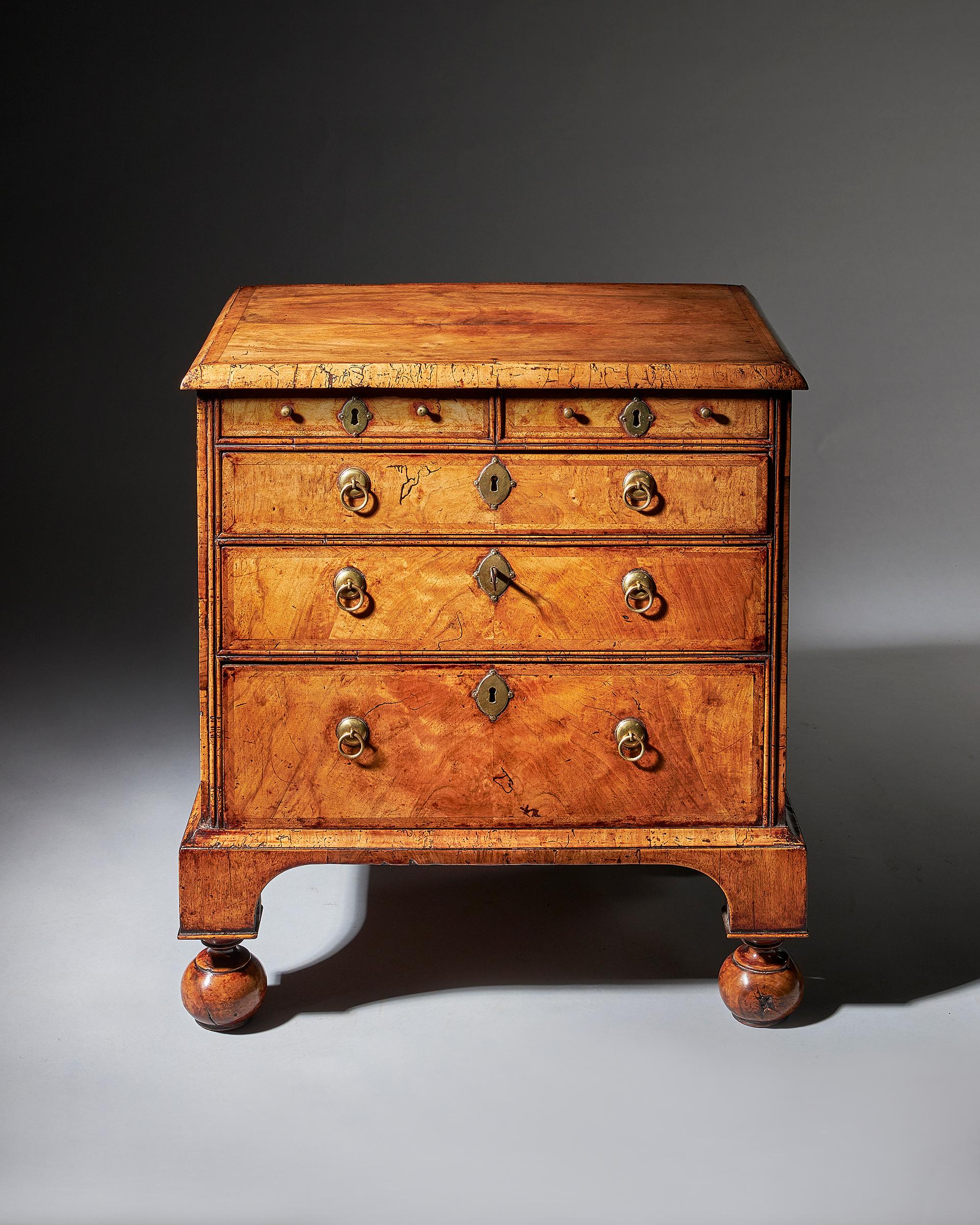 Extremely Rare George I Walnut Chest of Small Proportions on Ball and Bracke In Good Condition For Sale In Oxfordshire, United Kingdom