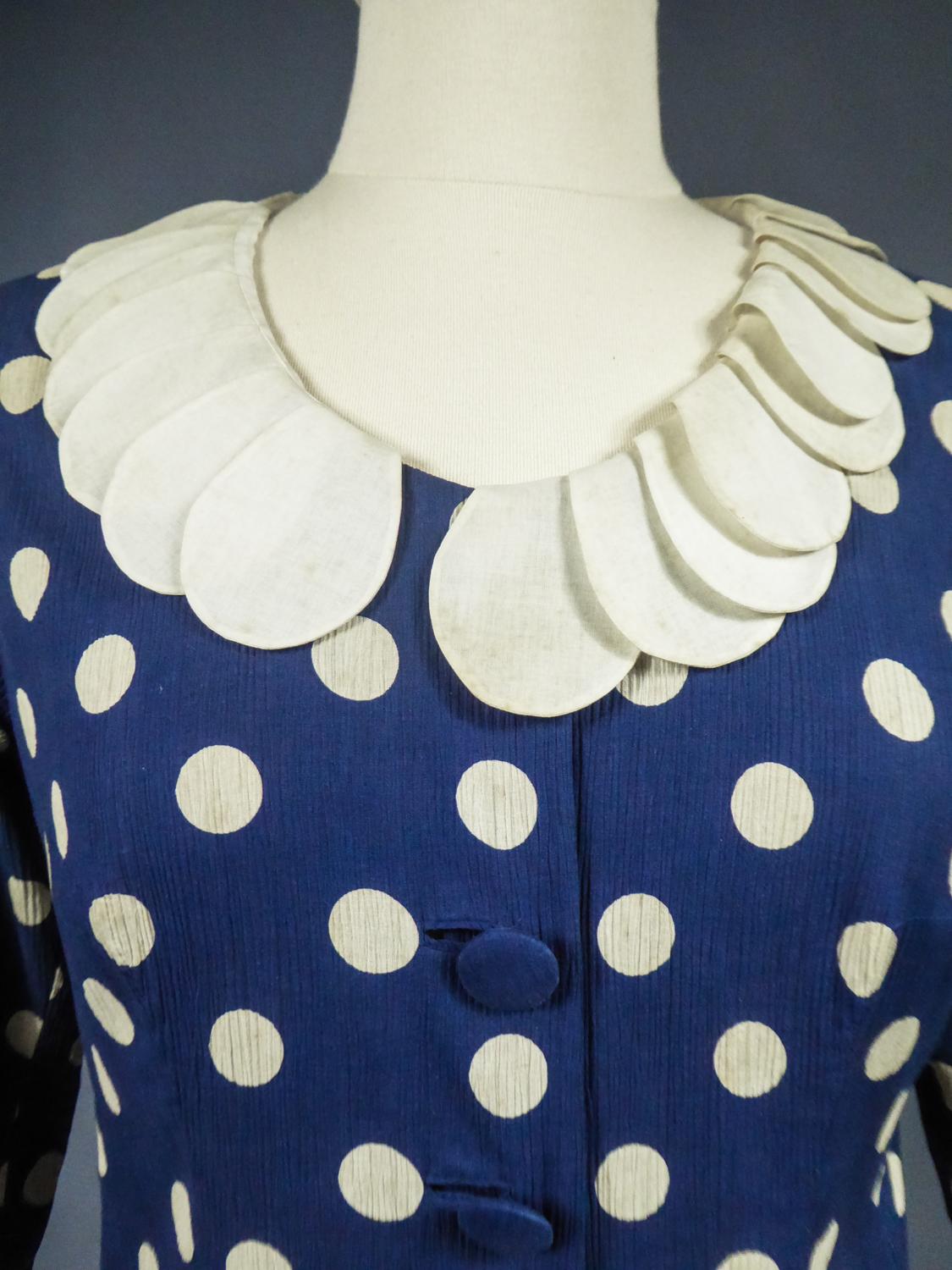 An French Skirt Suit in Polkadot Silk Crepe By F. Dubois Circa 1965 In Good Condition For Sale In Toulon, FR