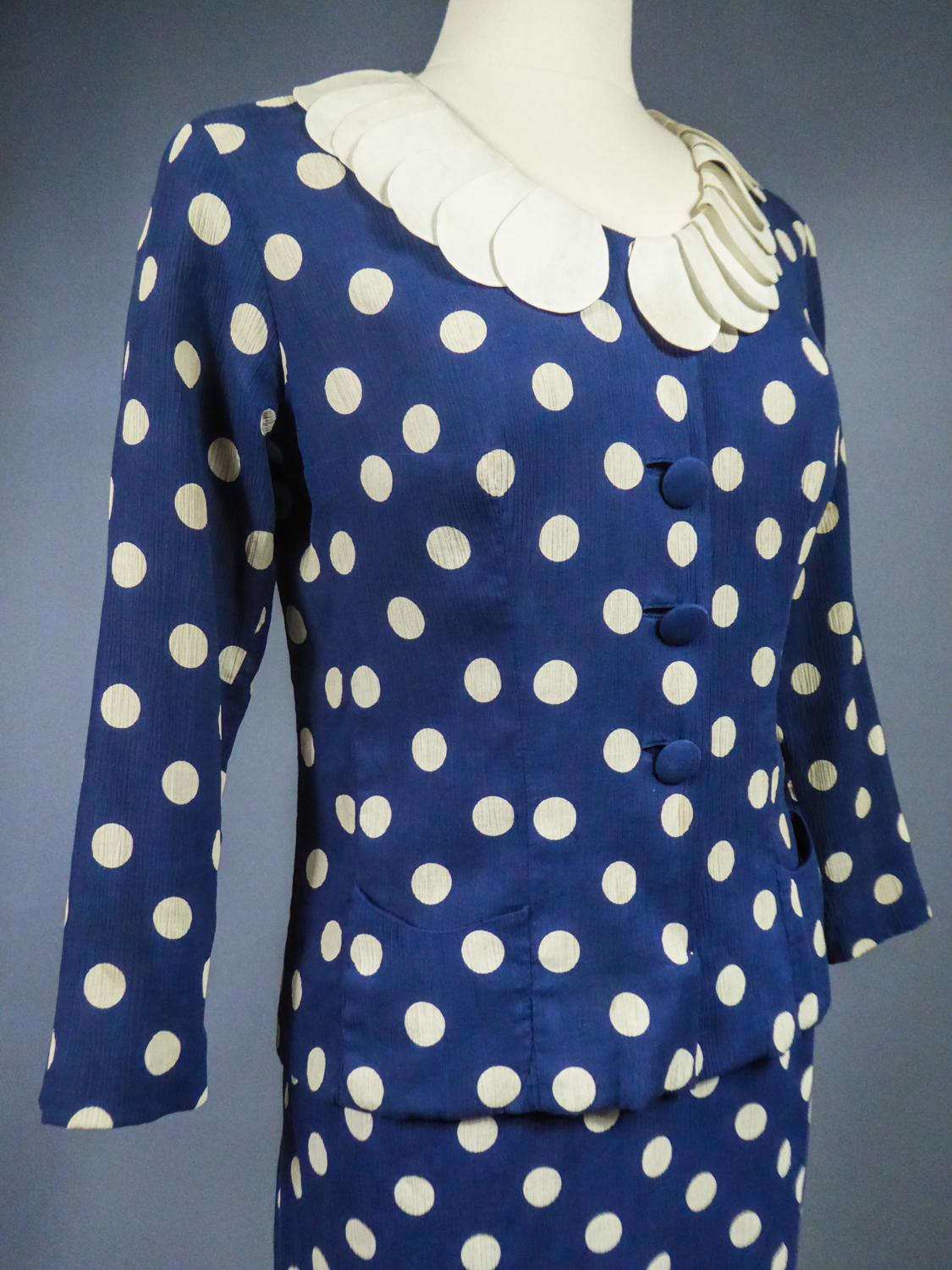 Ein französischer Rockanzug aus Seidenkrepp mit Polkadot von F. Dubois CIRCA 1965 im Angebot 6