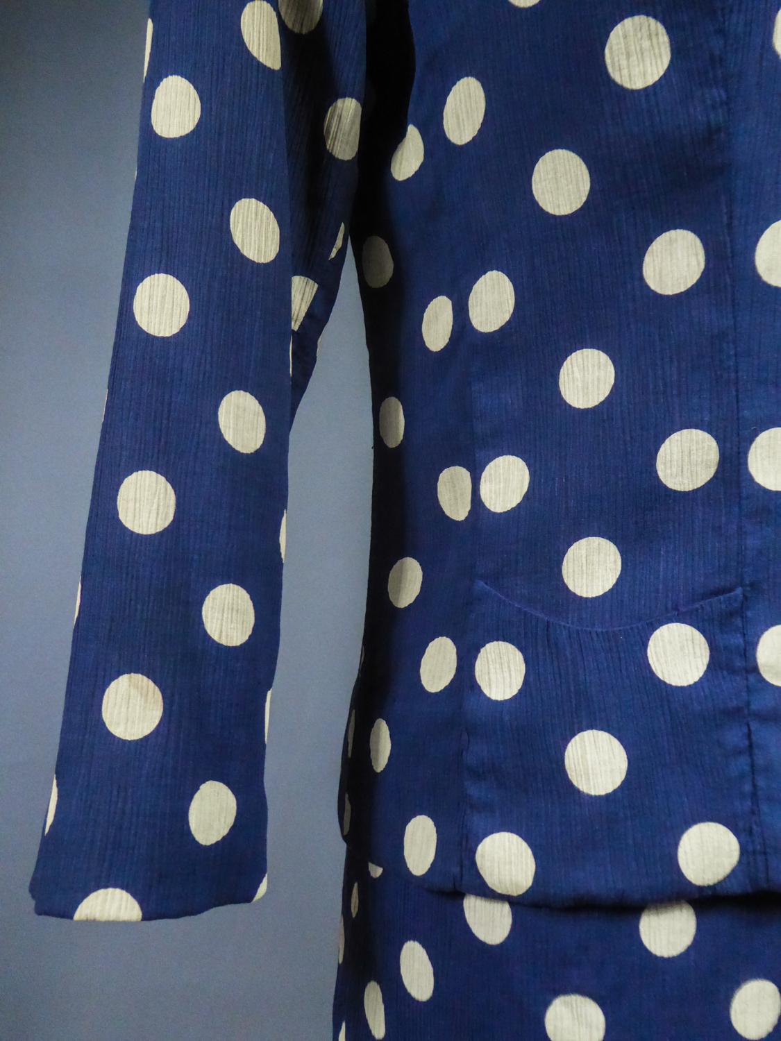 Ein französischer Rockanzug aus Seidenkrepp mit Polkadot von F. Dubois CIRCA 1965 im Angebot 7