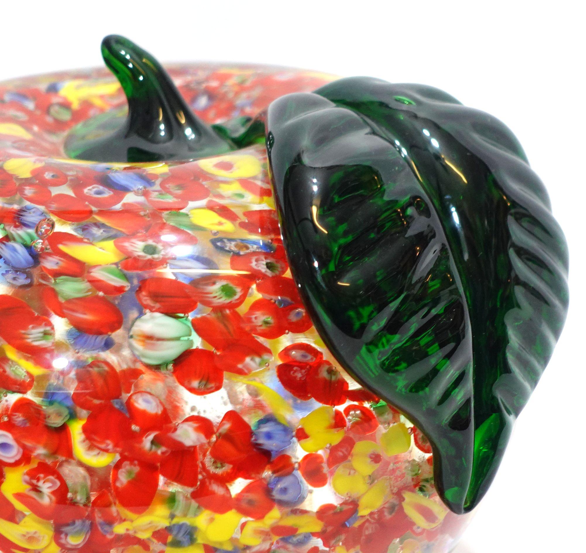 italien An Heavy and Solid Murano Hand Blown Big Apple Art Glass  en vente