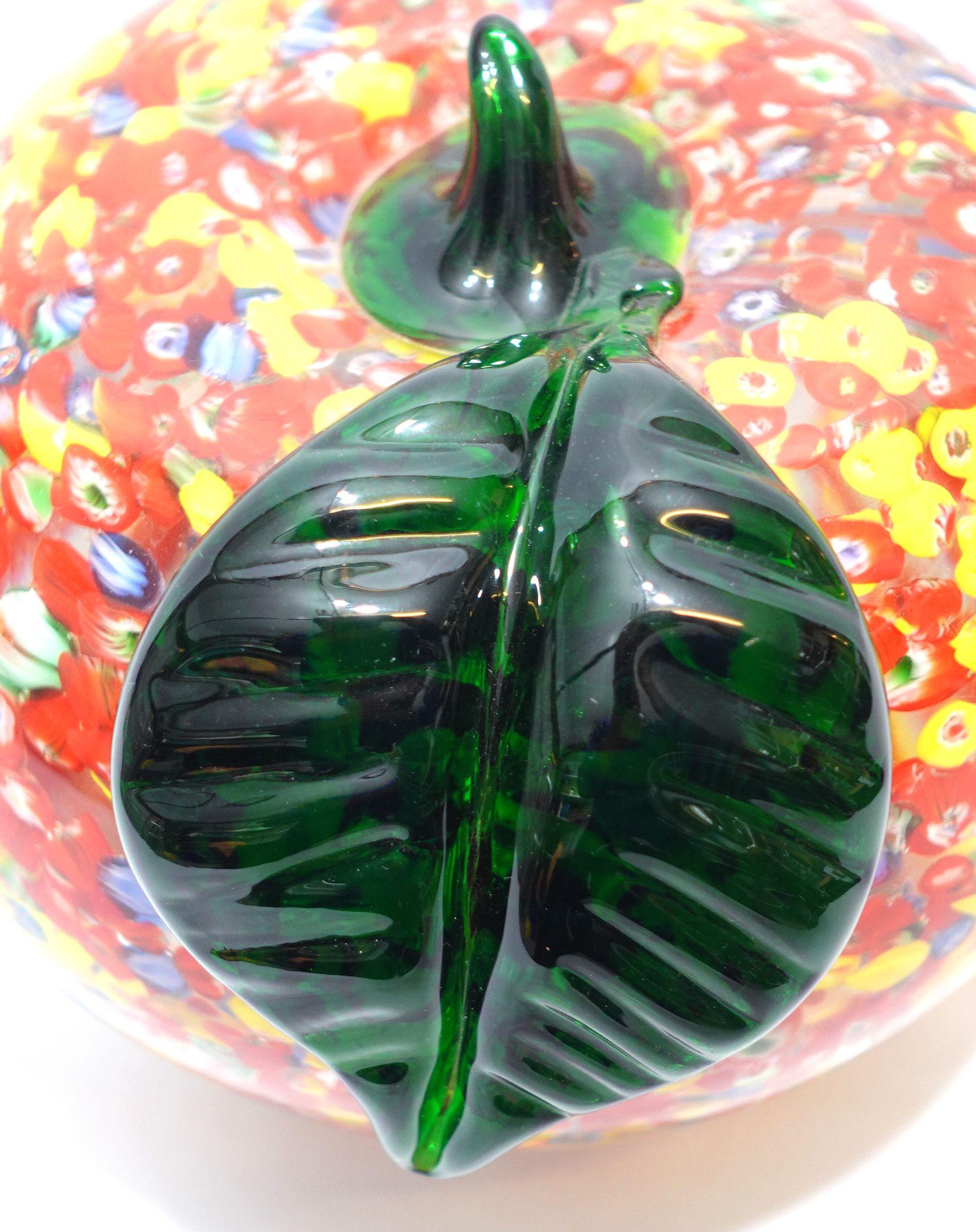 An Heavy and Solid Murano Hand Blown Big Apple Art Glass  For Sale 2