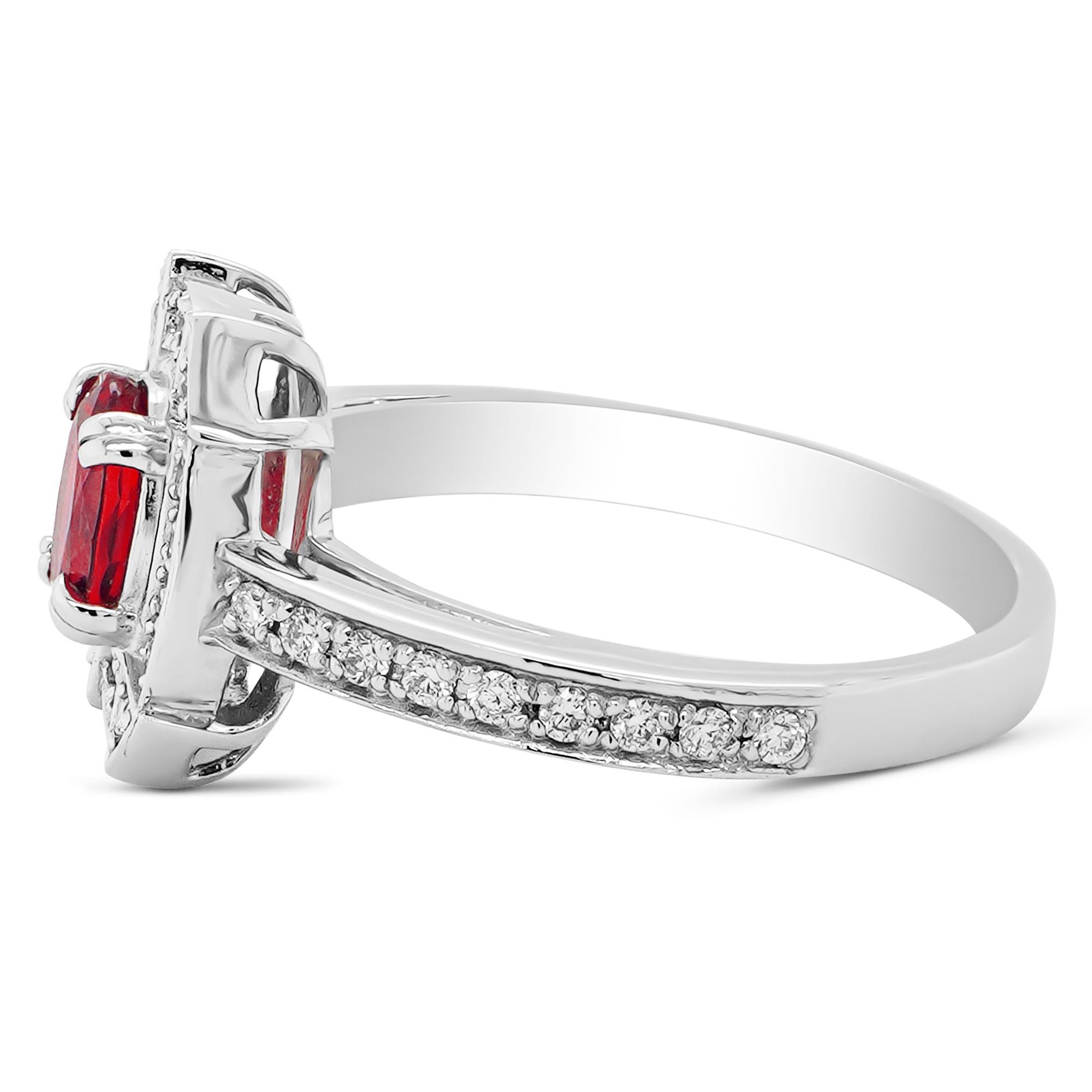 Ein Erbstück entzündet: Der Taubenblut-Rubin-Diamant-Solitärring (Ovalschliff) im Angebot