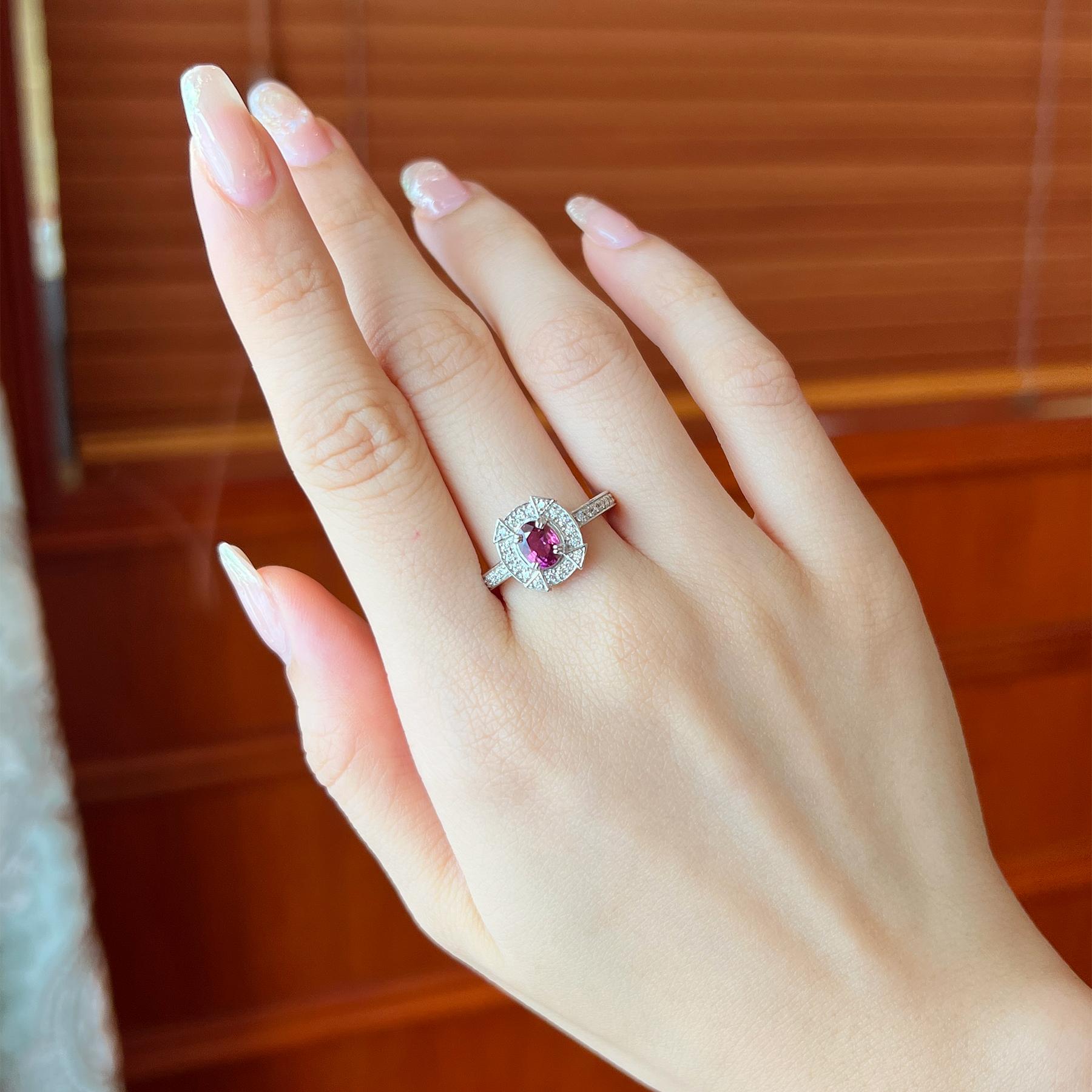 Ein Erbstück entzündet: Der Taubenblut-Rubin-Diamant-Solitärring für Damen oder Herren im Angebot