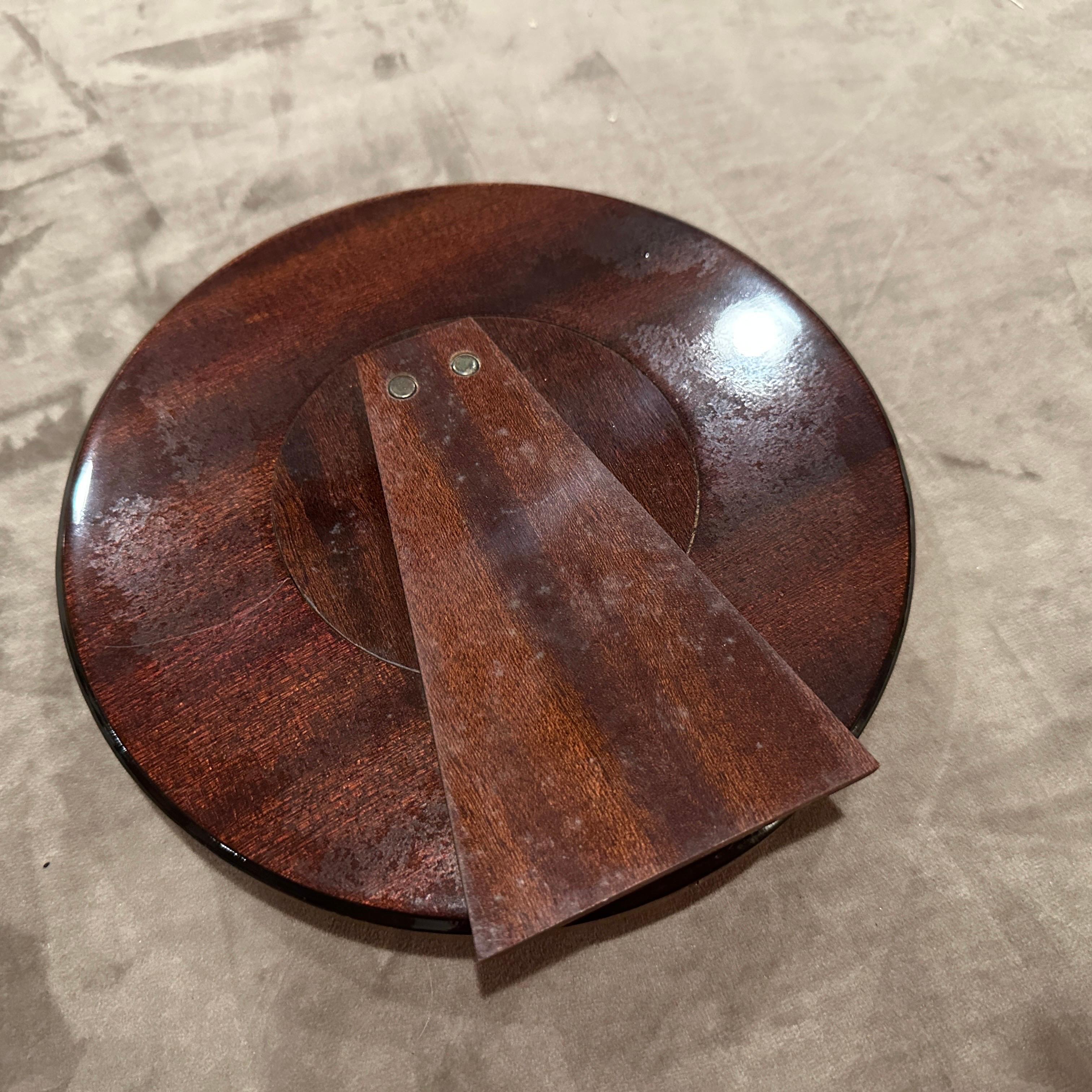 An High Quality 1960s Mid-Century Modern Brass Italian Round Picture Frame For Sale 6