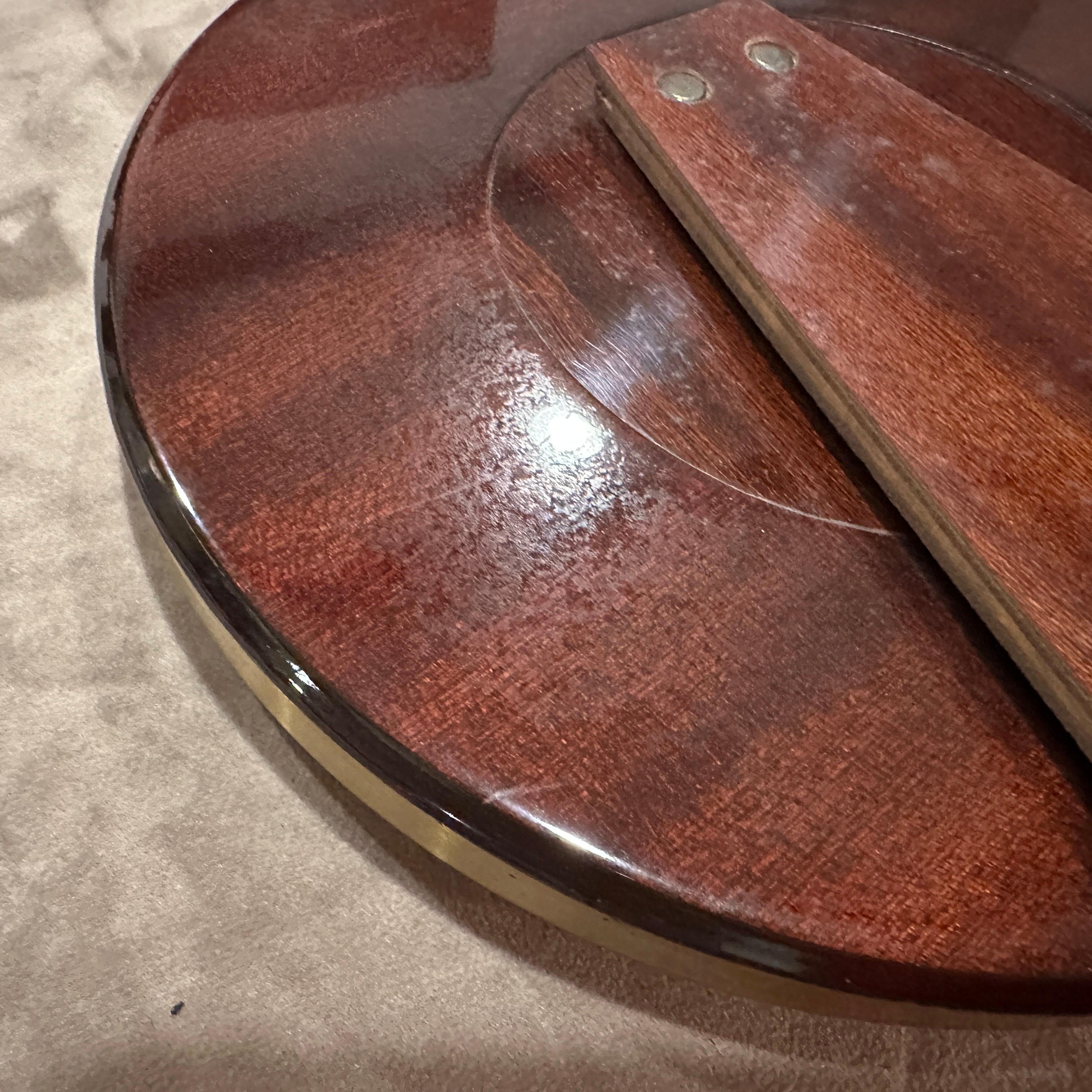 An High Quality 1960s Mid-Century Modern Brass Italian Round Picture Frame For Sale 4
