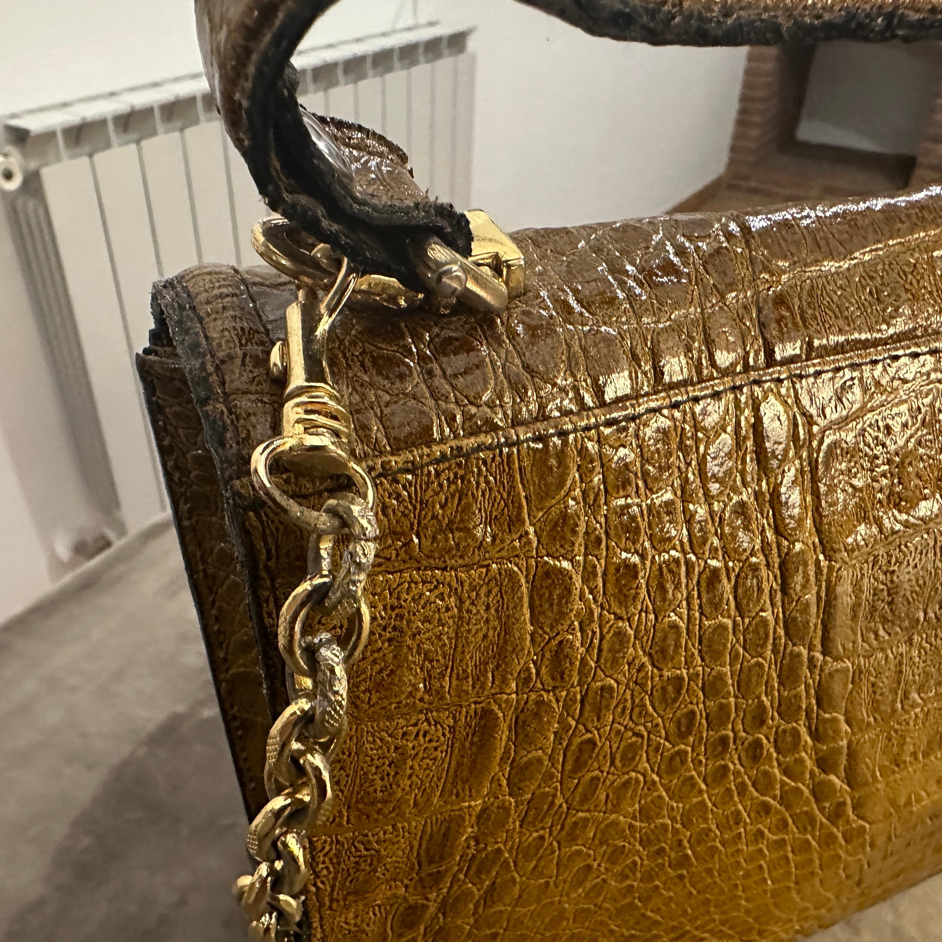 An High Quality 1960s Vintage Light Brown Leather Italian Shoulder Bag im Angebot 5