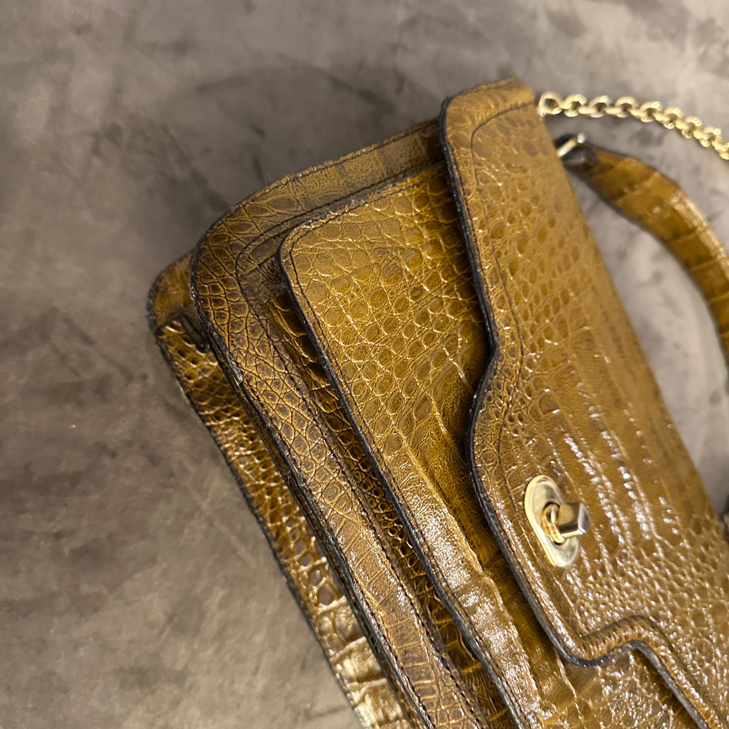 An High Quality 1960s Vintage Light Brown Leather Italian Shoulder Bag (Braun) im Angebot